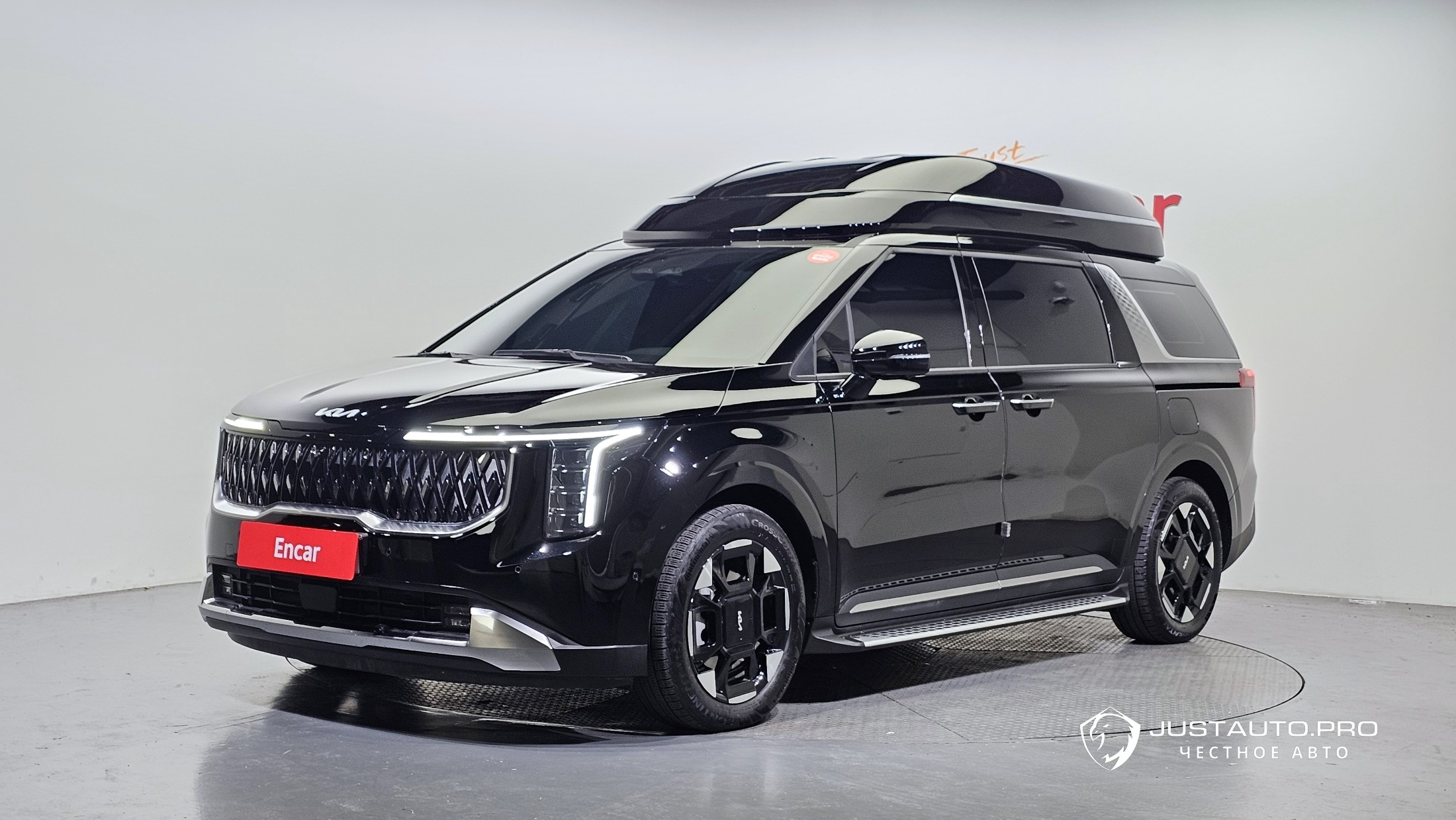 Автомобиль Kia Canival