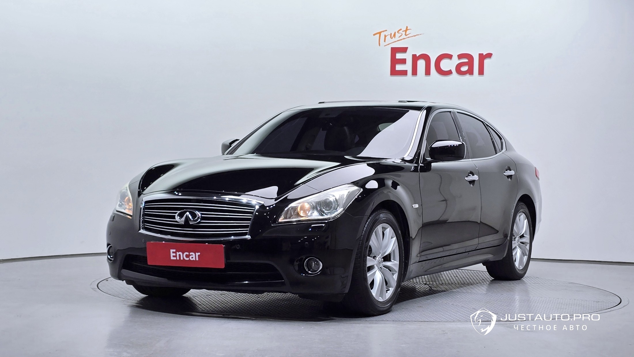 Автомобиль Infiniti M