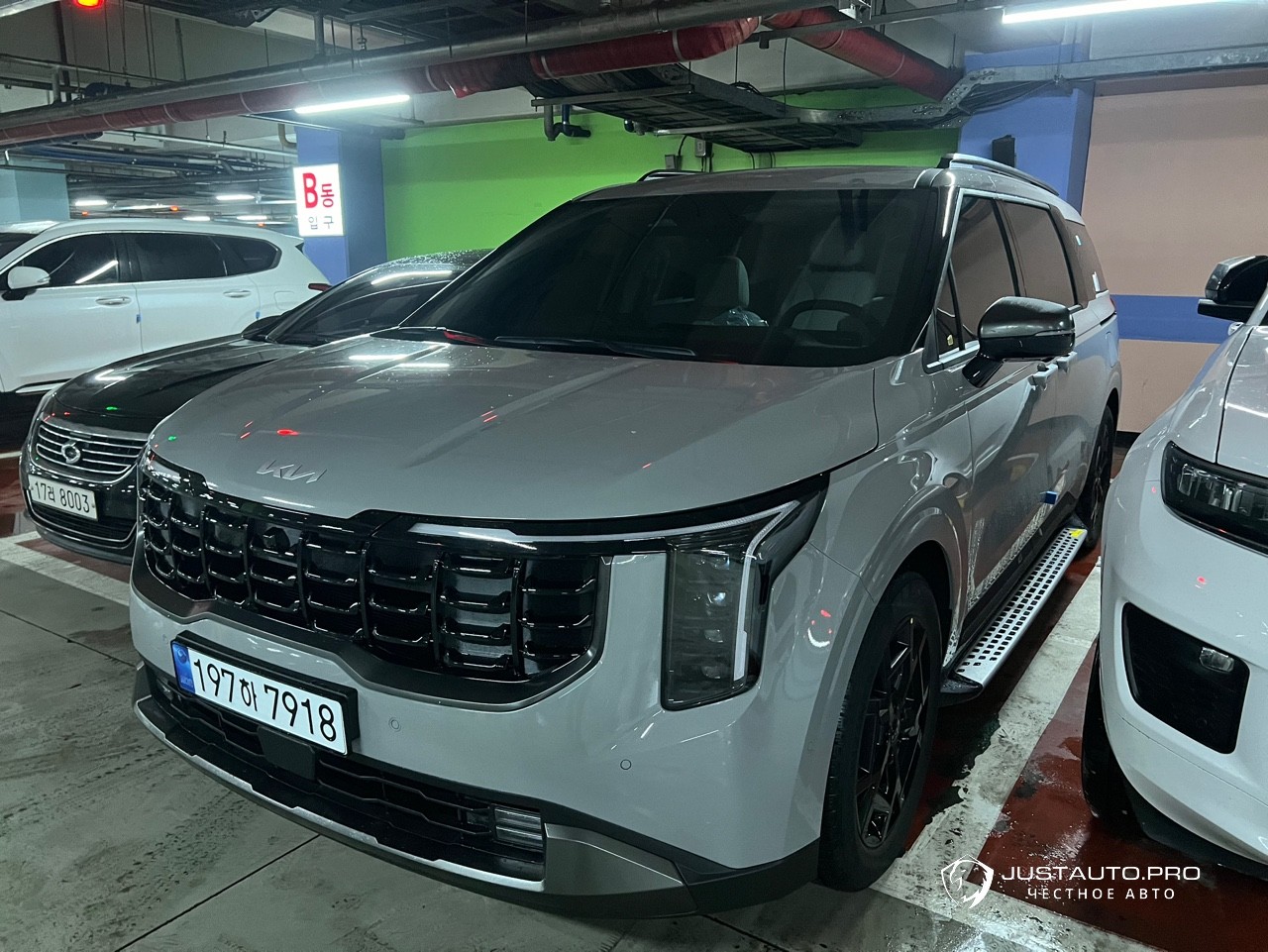 Автомобиль Kia Canival