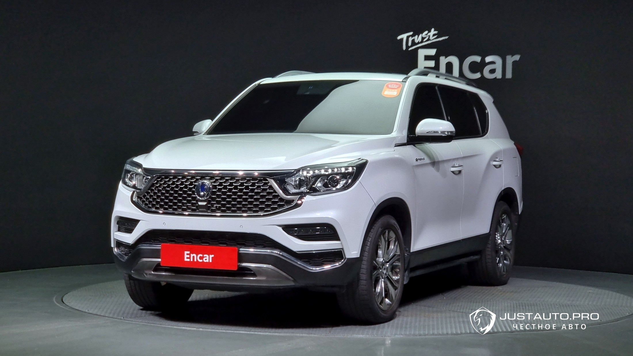 Автомобиль KG_Mobility_Ssangyong Rexton