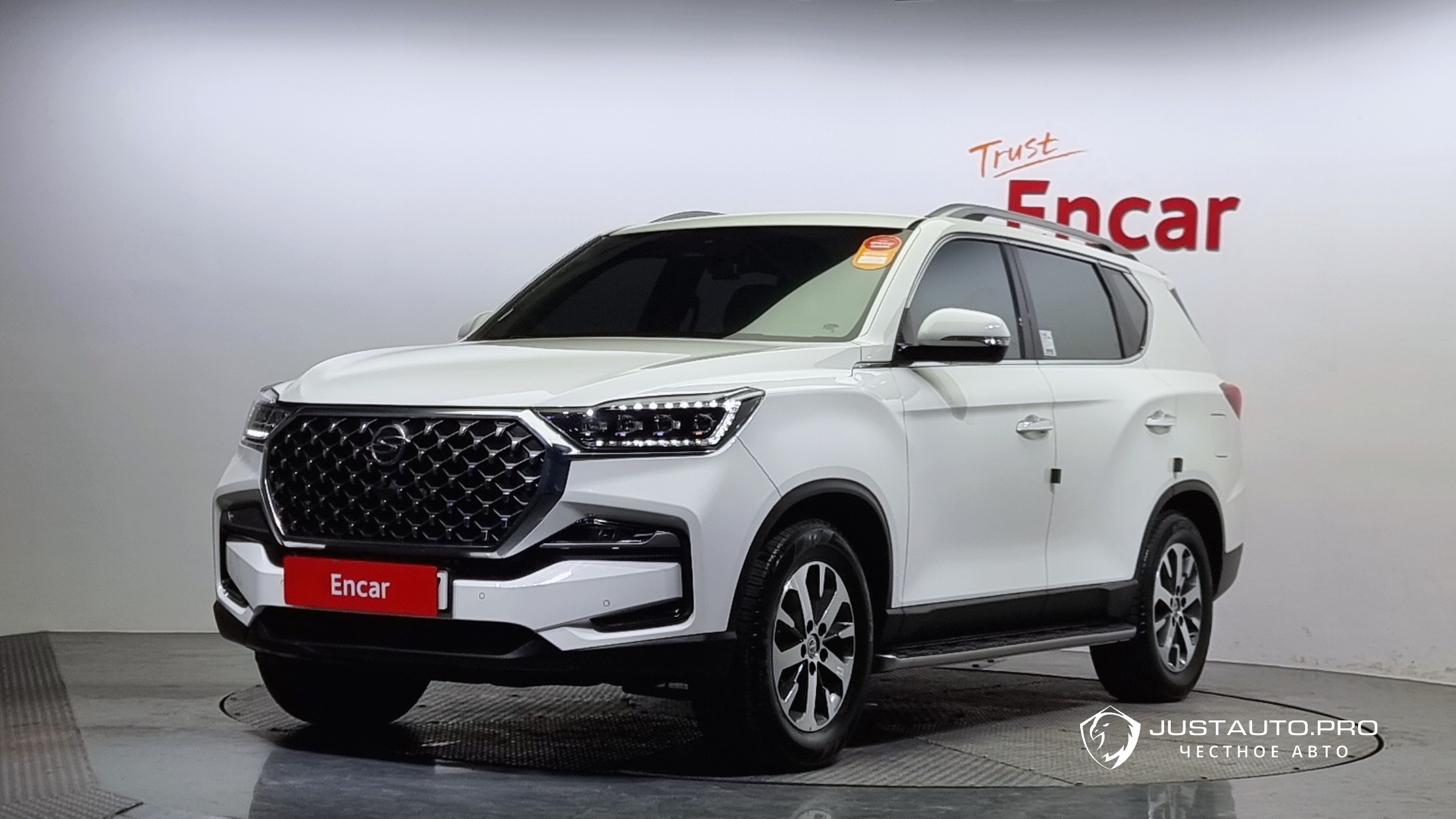 Автомобиль KG_Mobility_Ssangyong Rexton