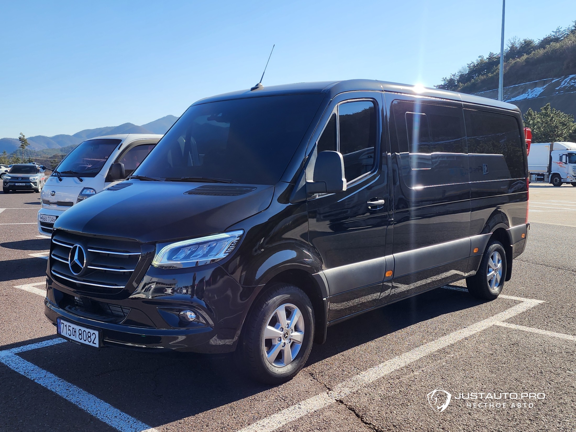 Автомобиль Mercedes-Benz Sprinter