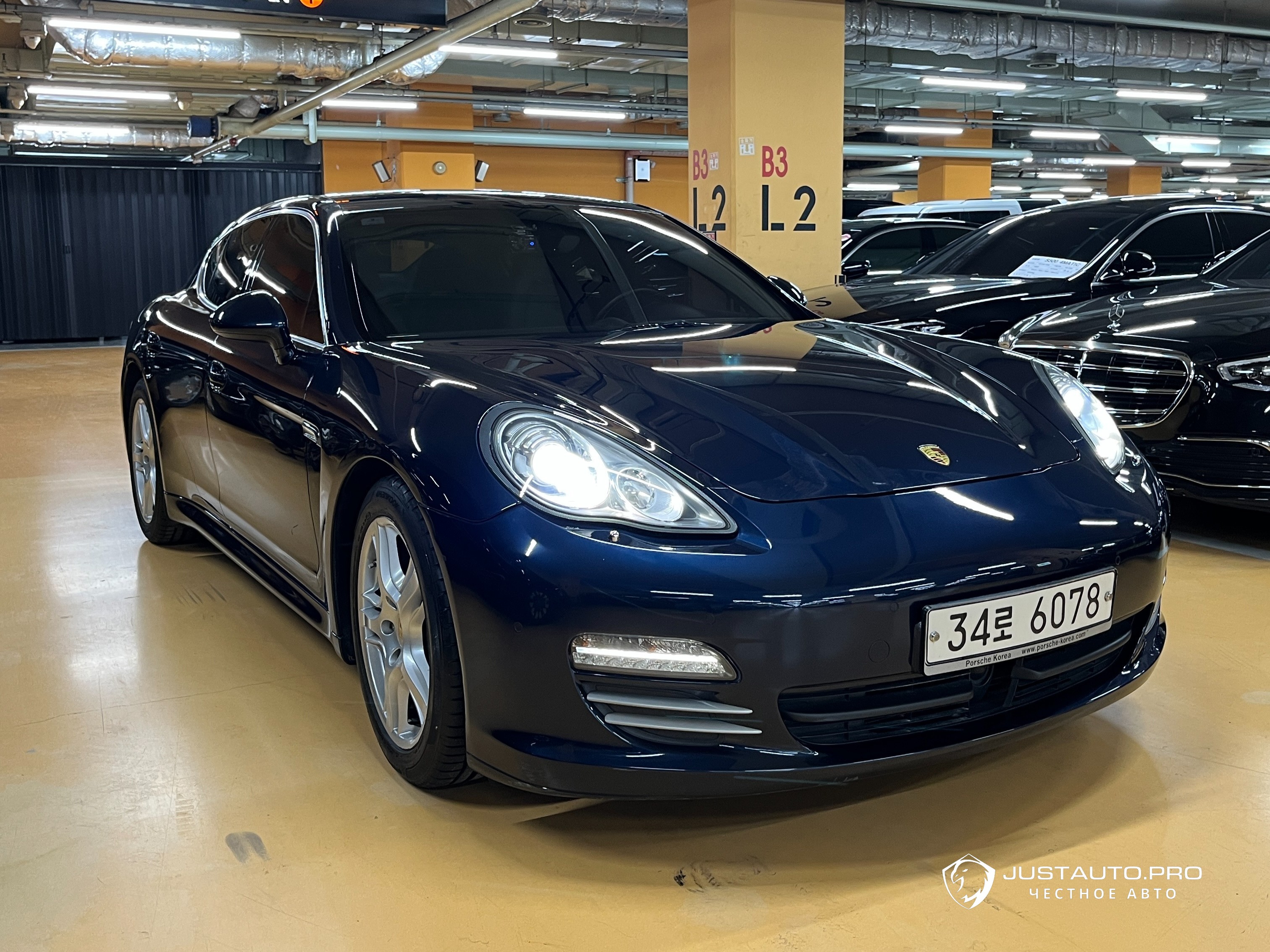 Автомобиль Porsche Panamera