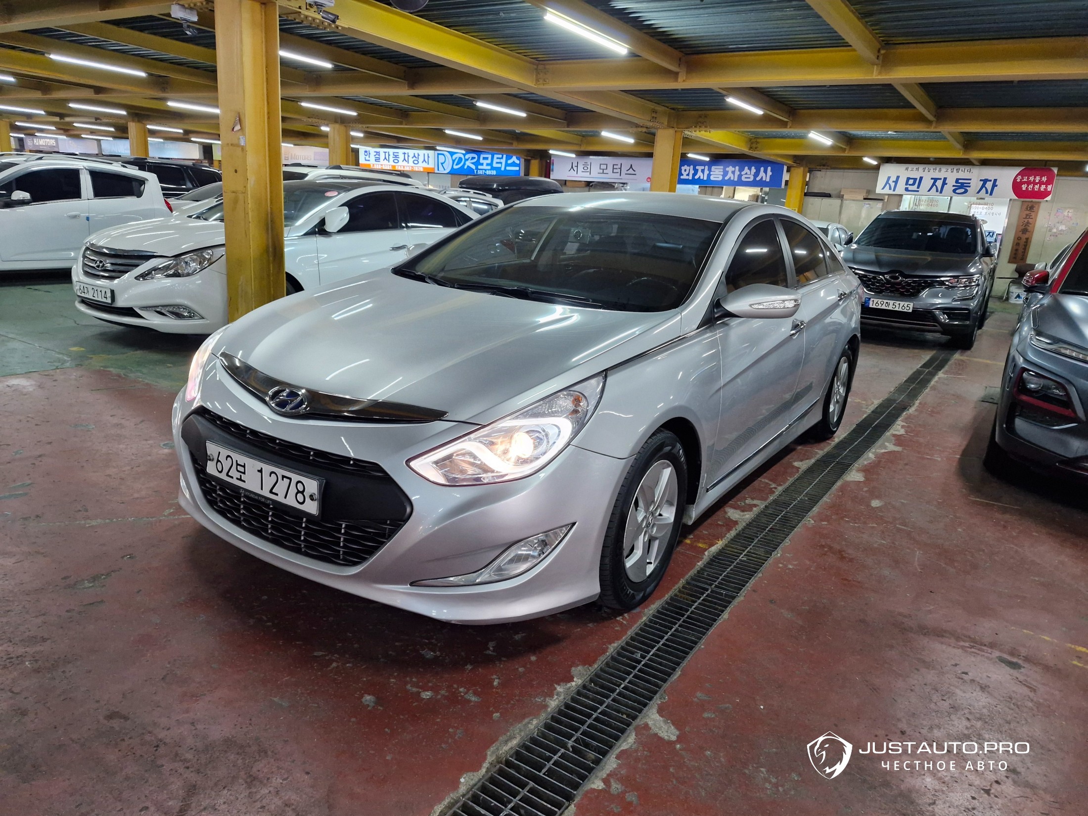Автомобиль Hyundai Sonata