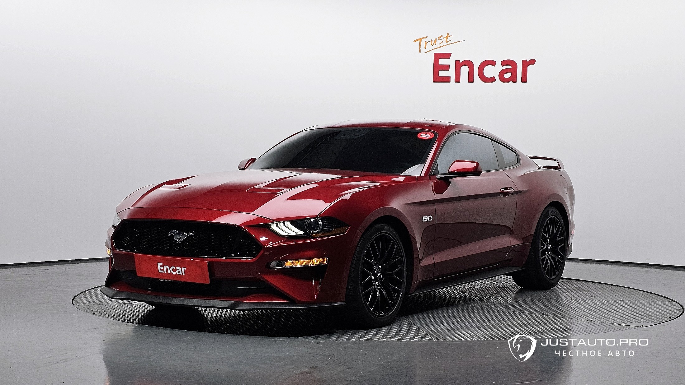 Автомобиль Ford Mustang