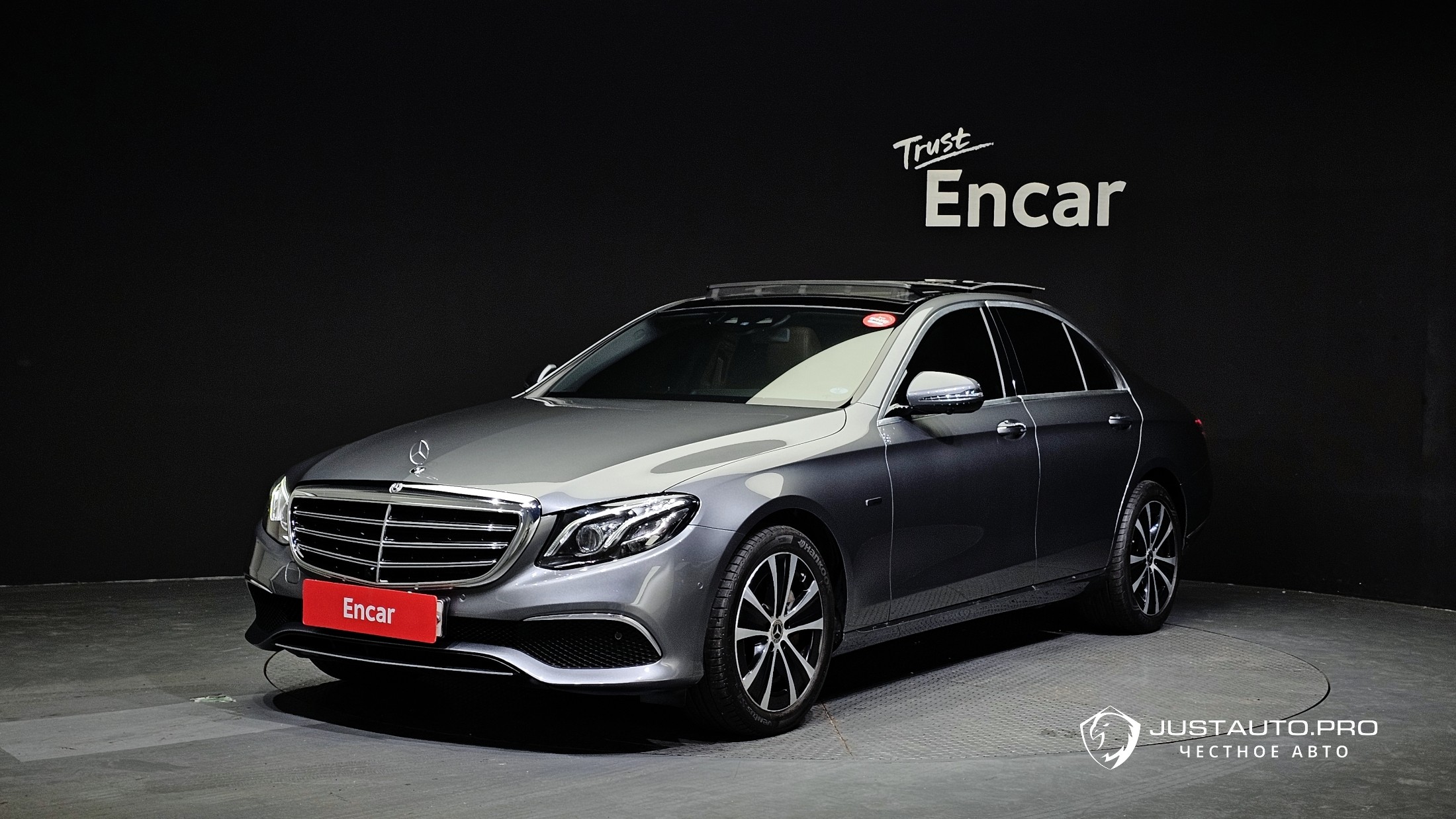 Автомобиль Mercedes-Benz E-Class