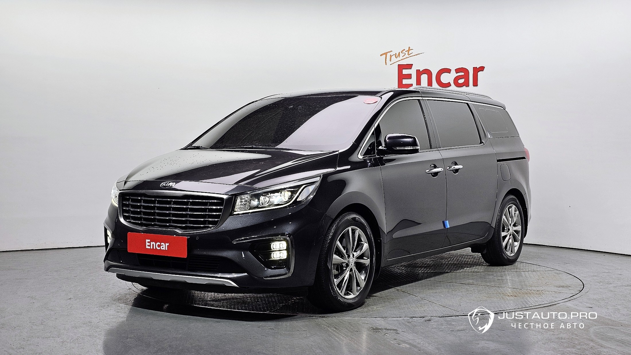 Автомобиль Kia Canival