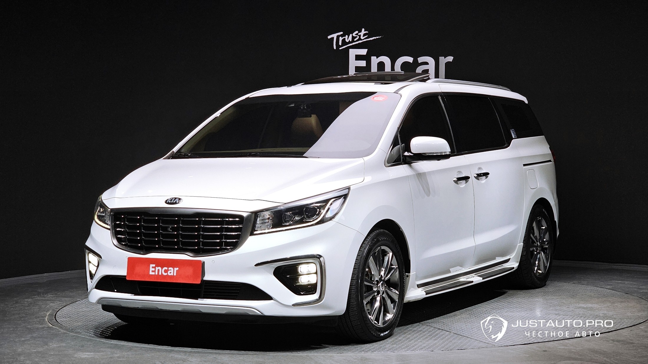 Автомобиль Kia Canival