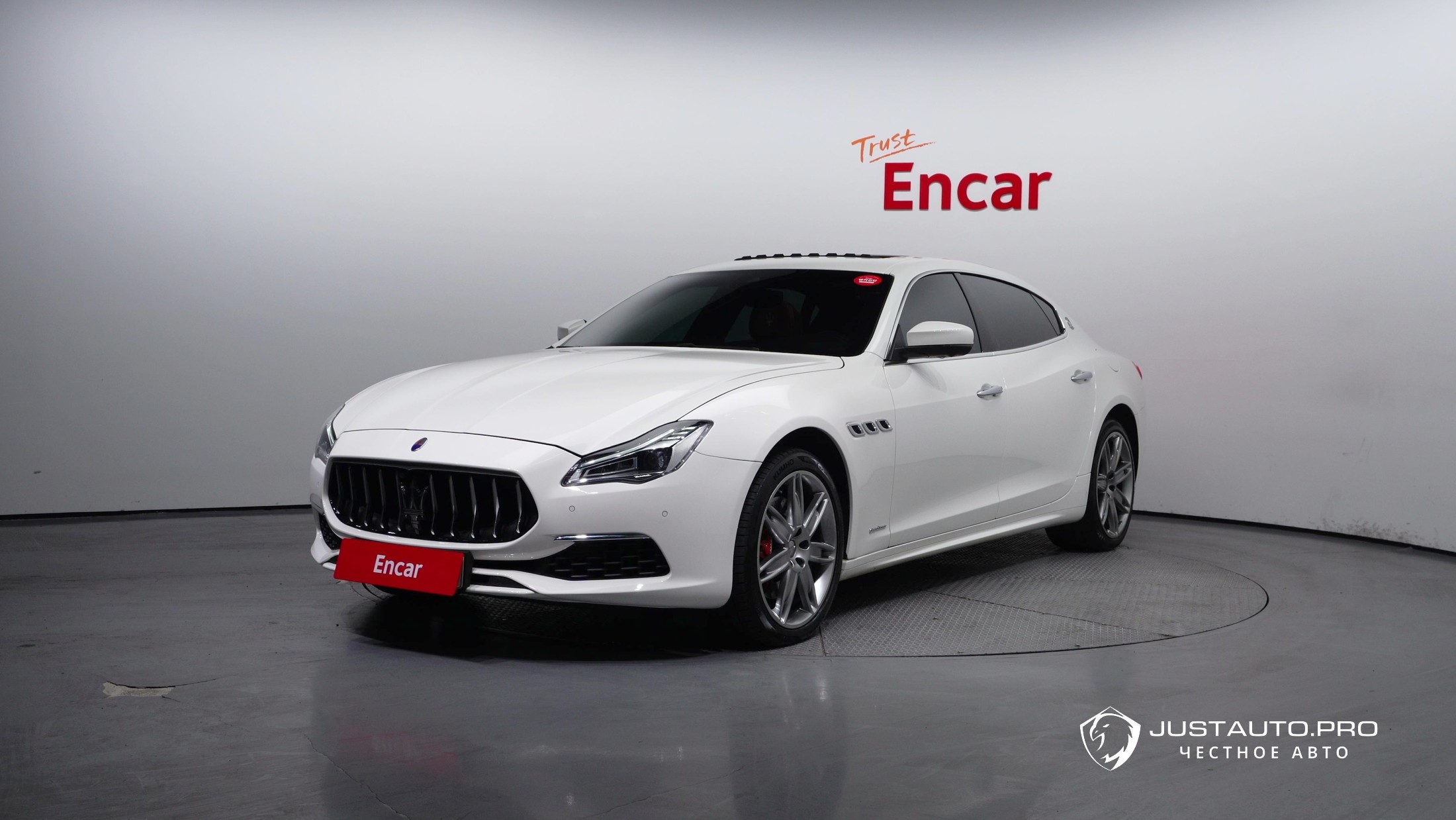 Автомобиль Maserati Quattroporte