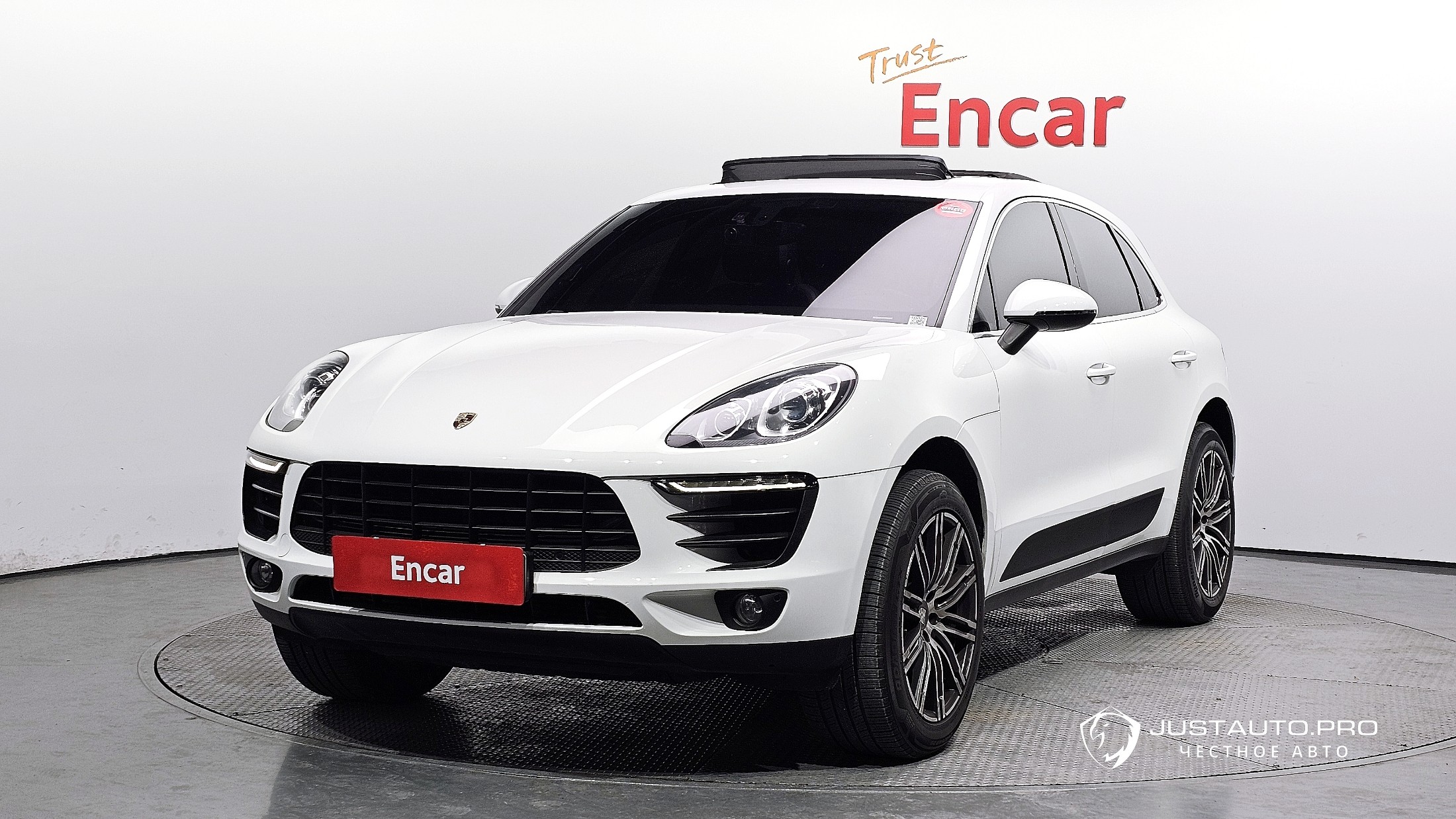 Автомобиль Porsche Macan
