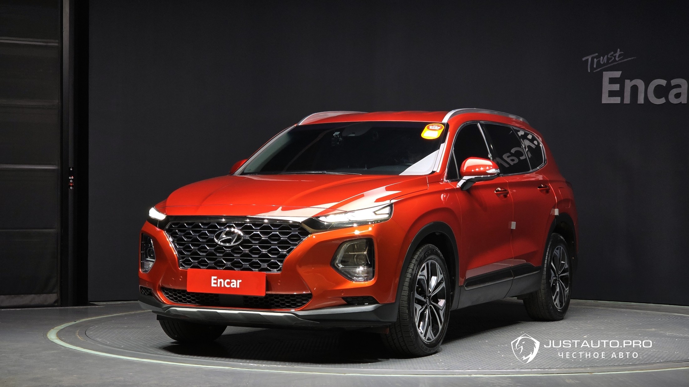 Автомобиль Hyundai Santafe