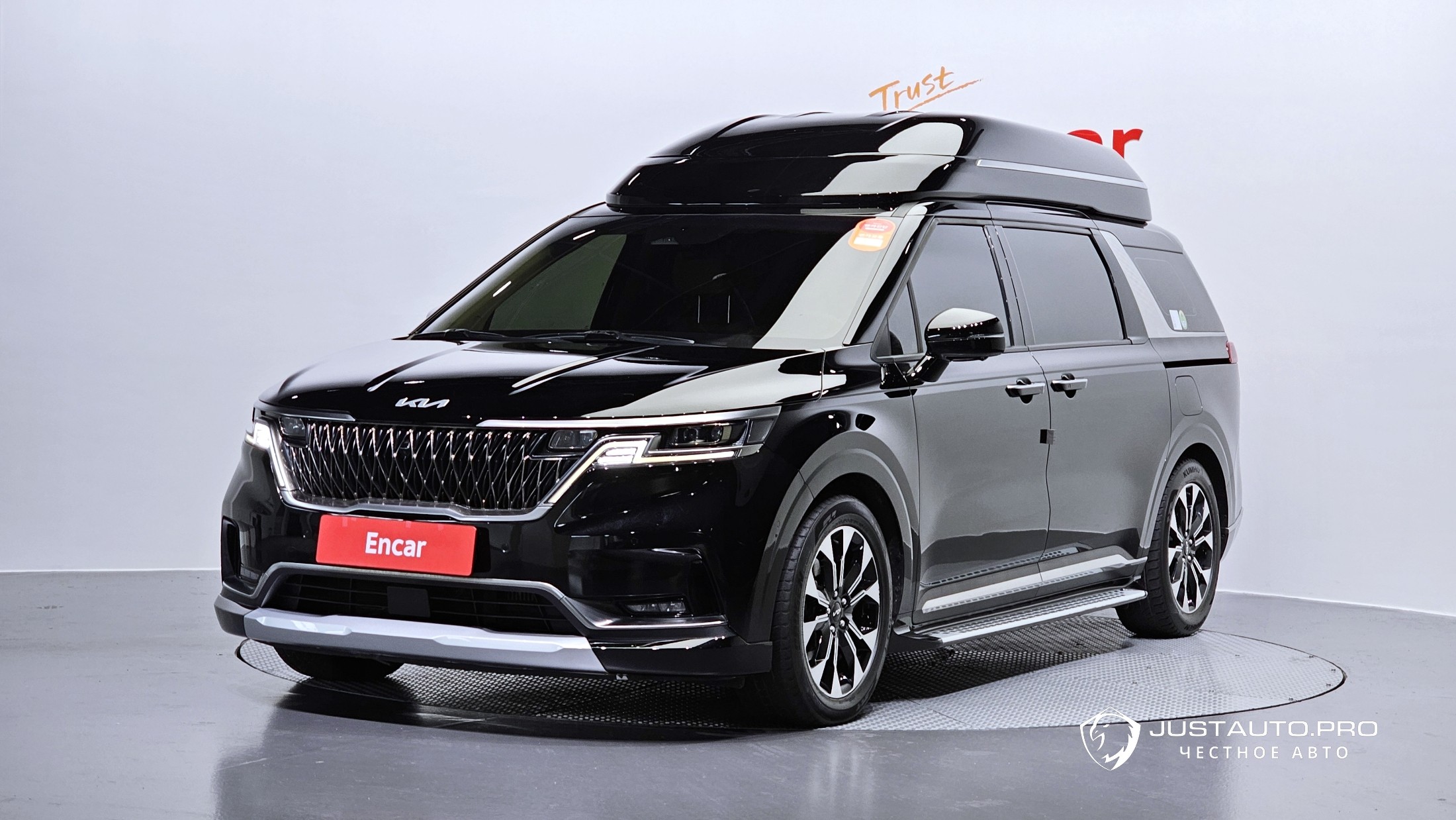 Автомобиль Kia Canival