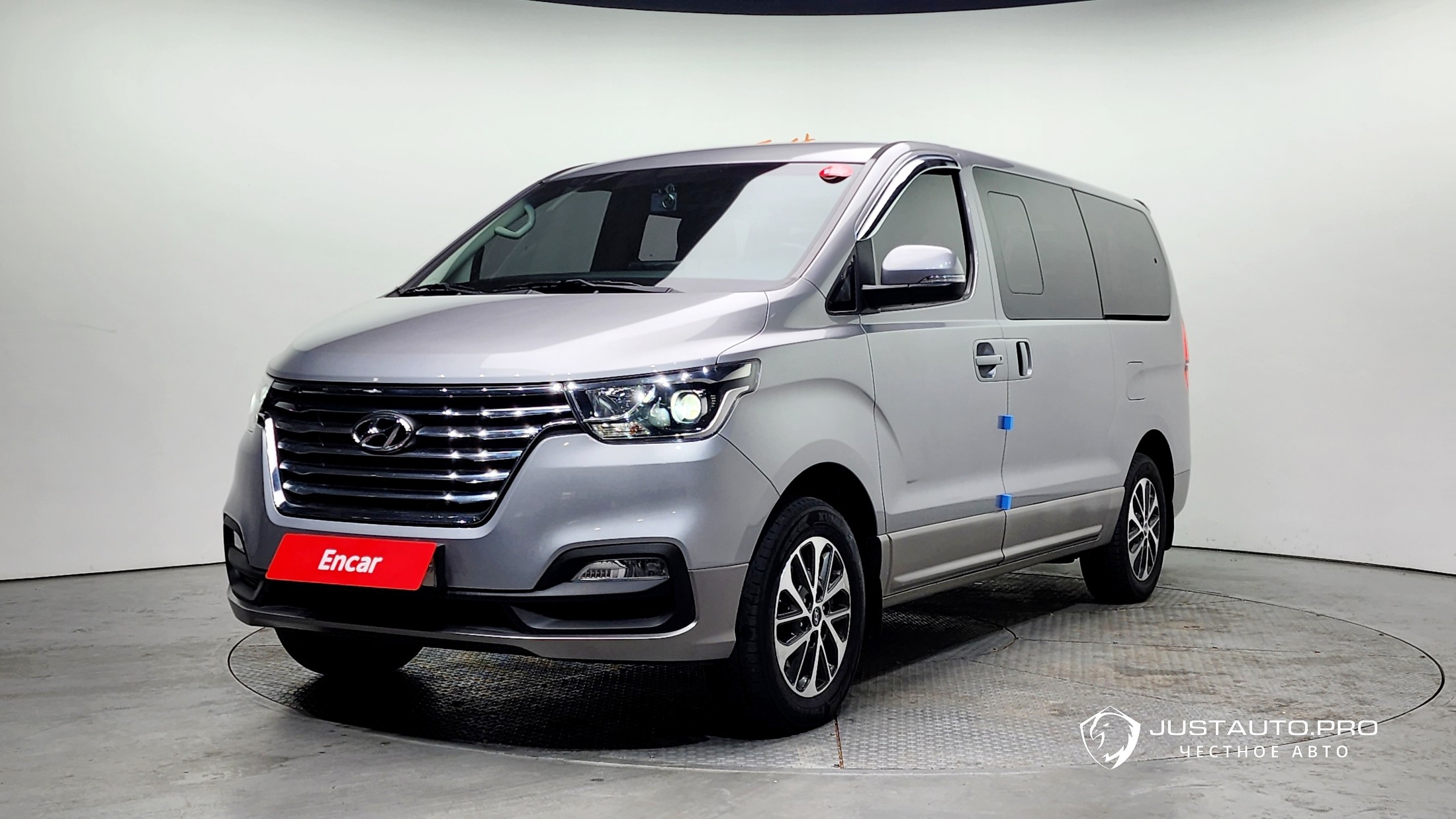 Автомобиль Hyundai Starex