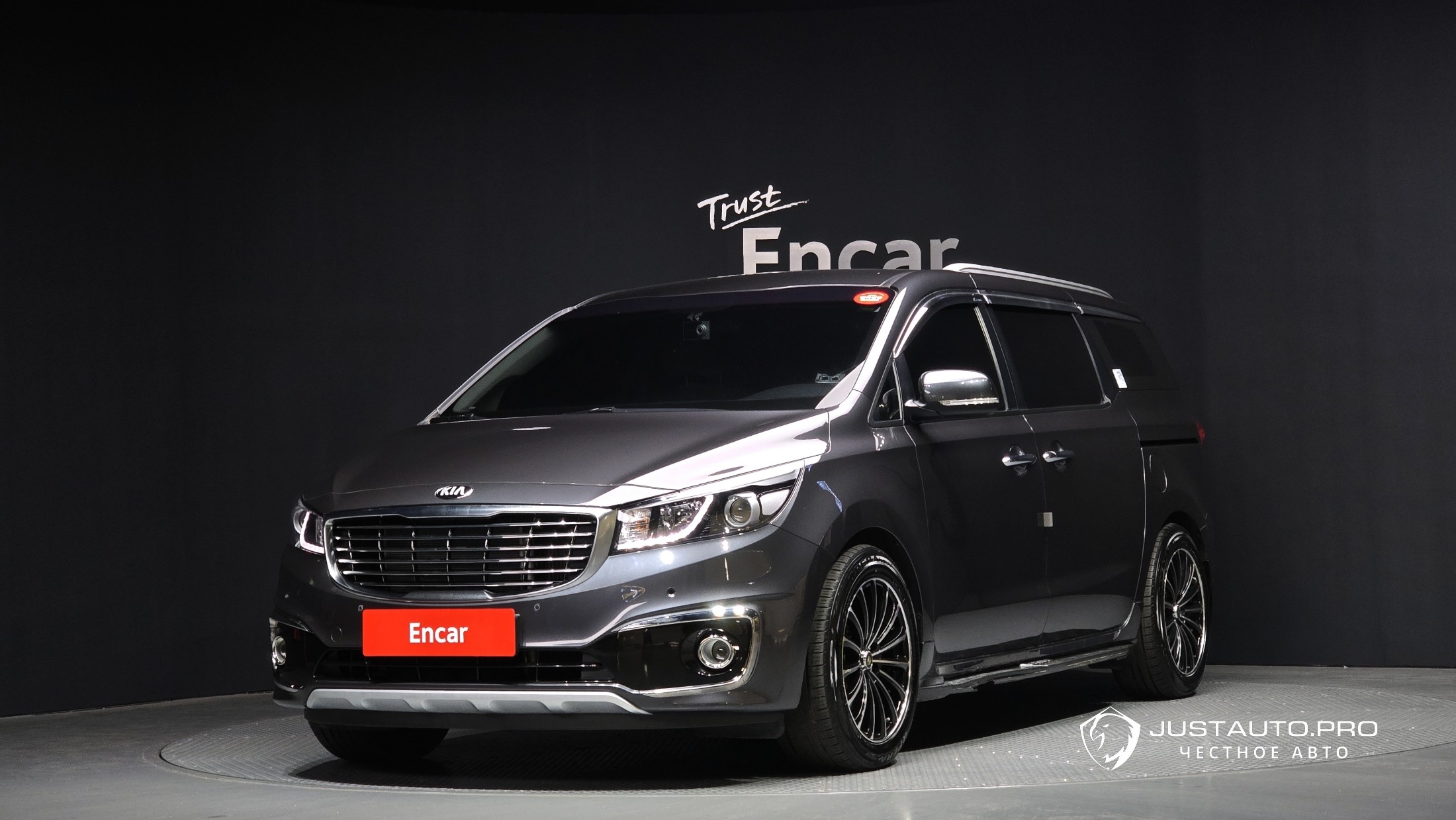 Автомобиль Kia Canival