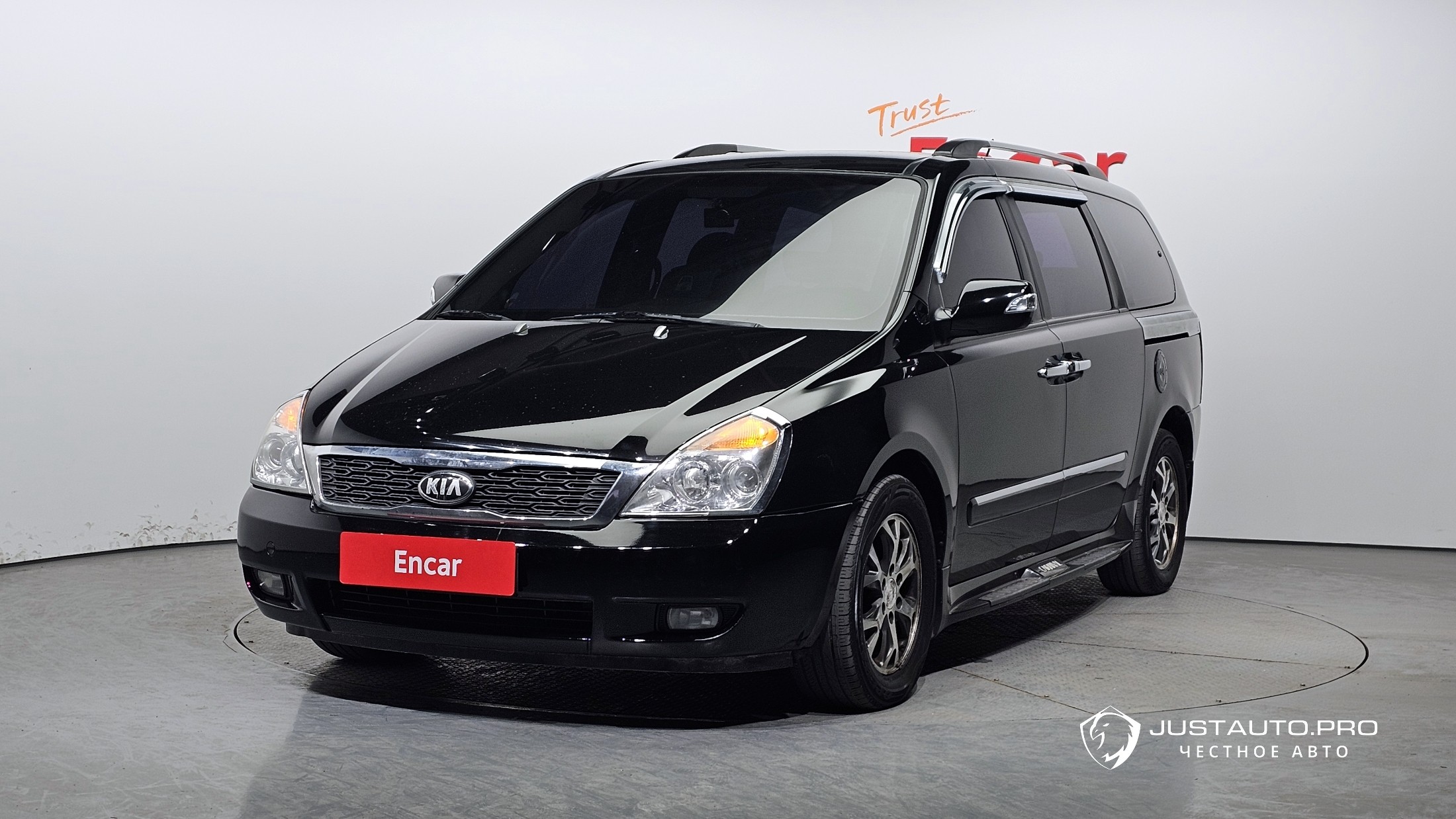 Автомобиль Kia Canival