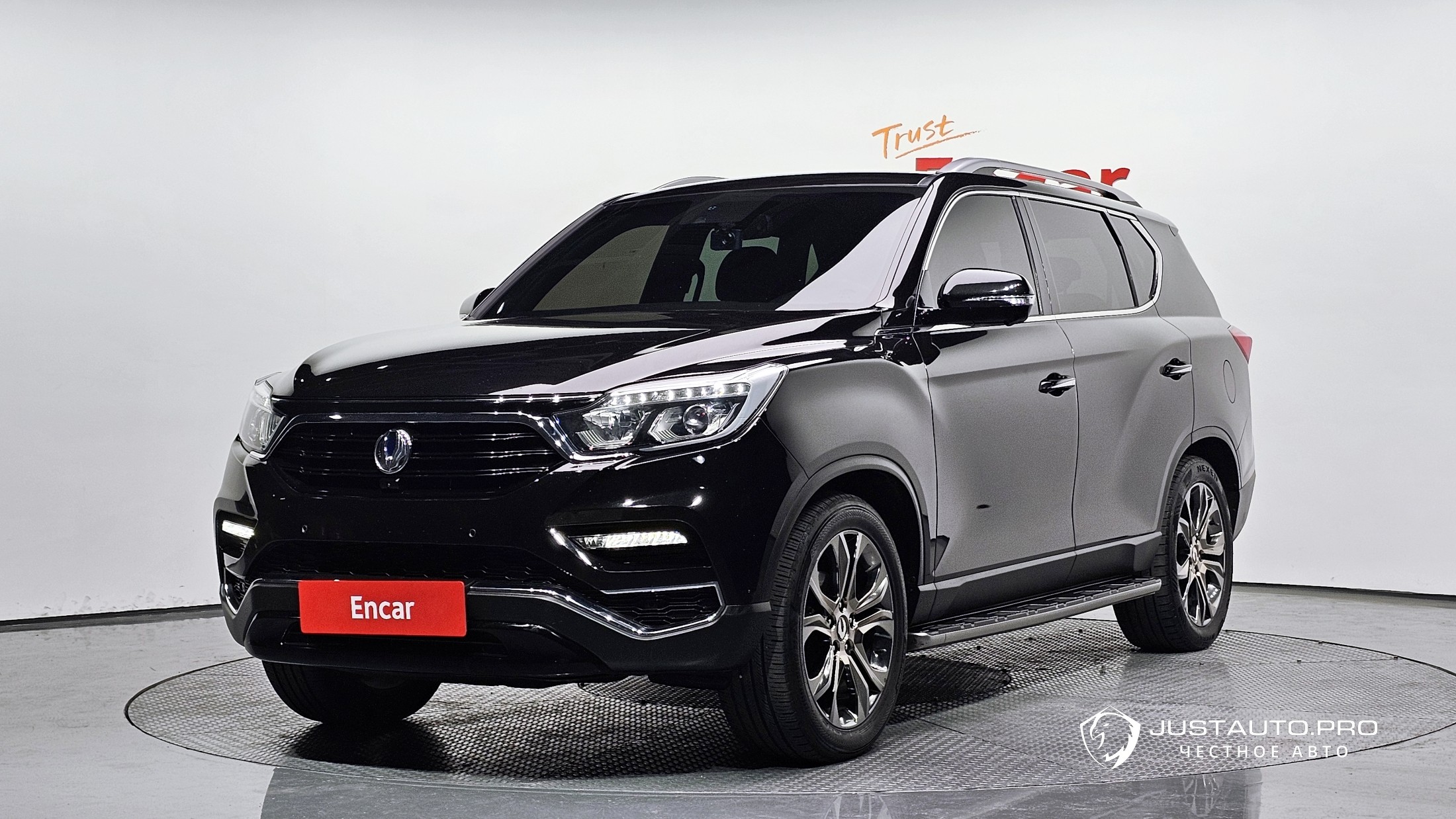Автомобиль KG_Mobility_Ssangyong Rexton
