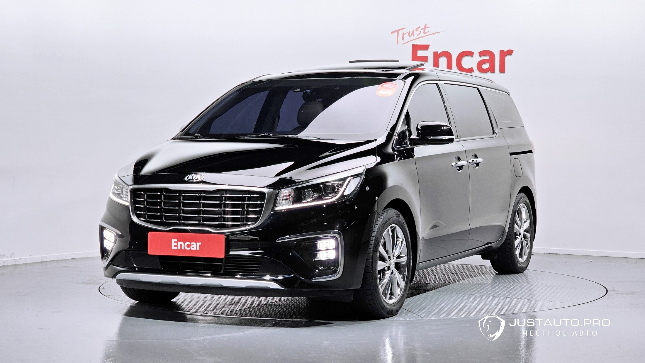 Автомобиль Kia Canival