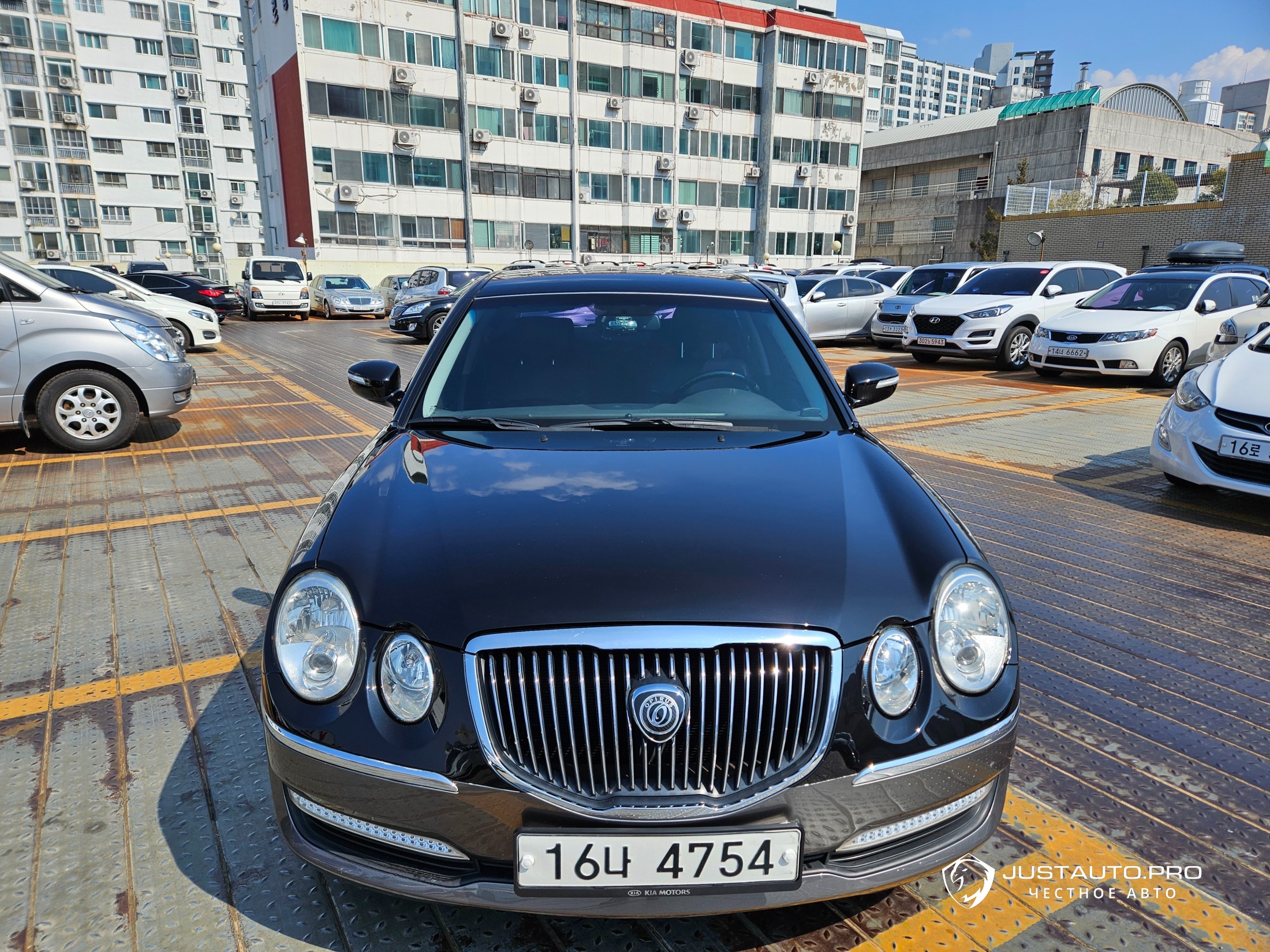 Автомобиль Kia OPIRUS