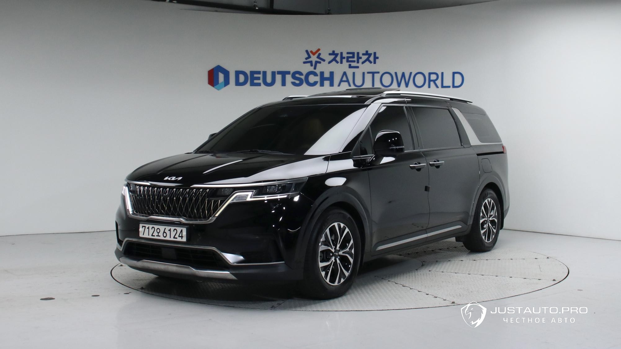 Автомобиль Kia Canival