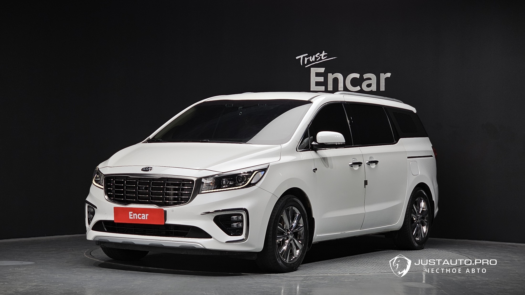 Автомобиль Kia Canival
