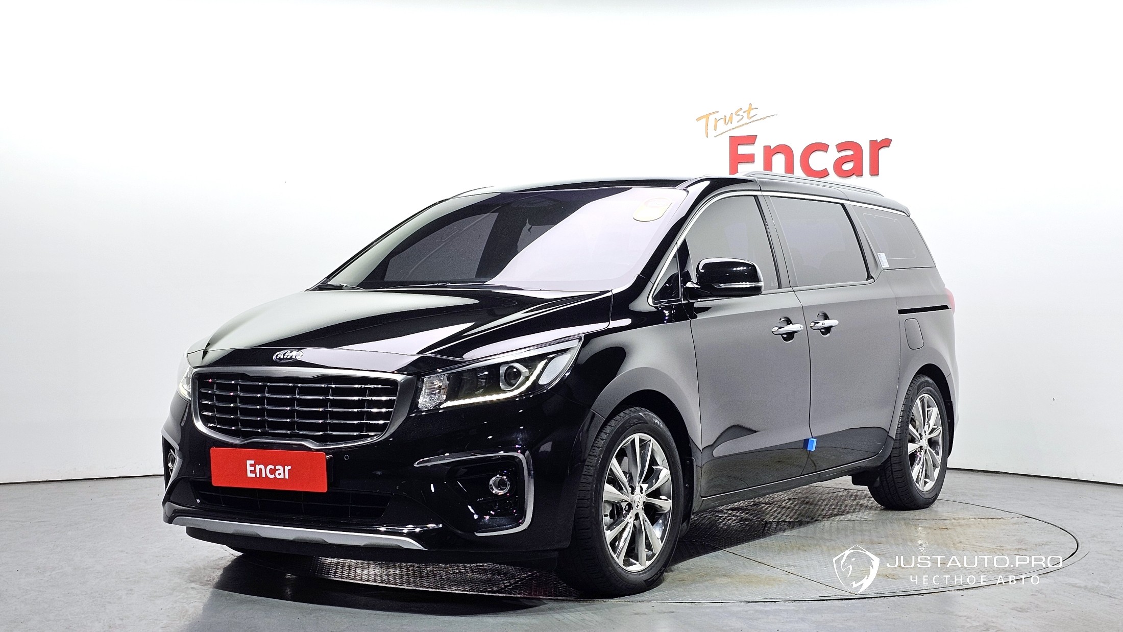 Автомобиль Kia Canival