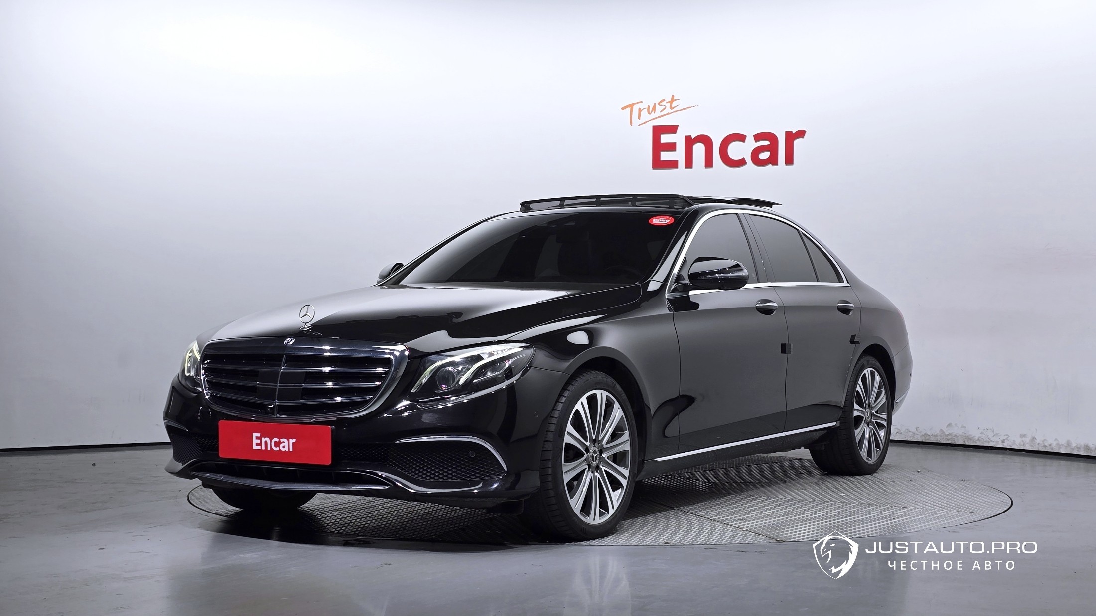 Автомобиль Mercedes-Benz E-Class