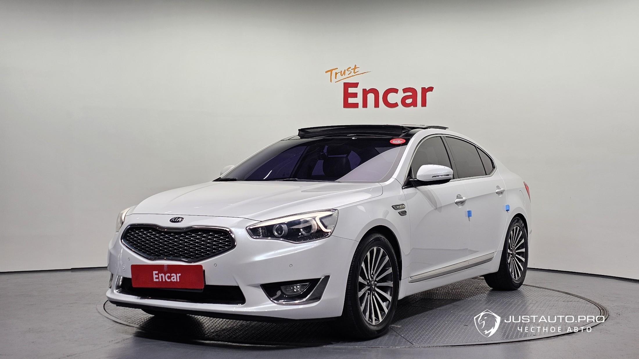 Автомобиль Kia K7