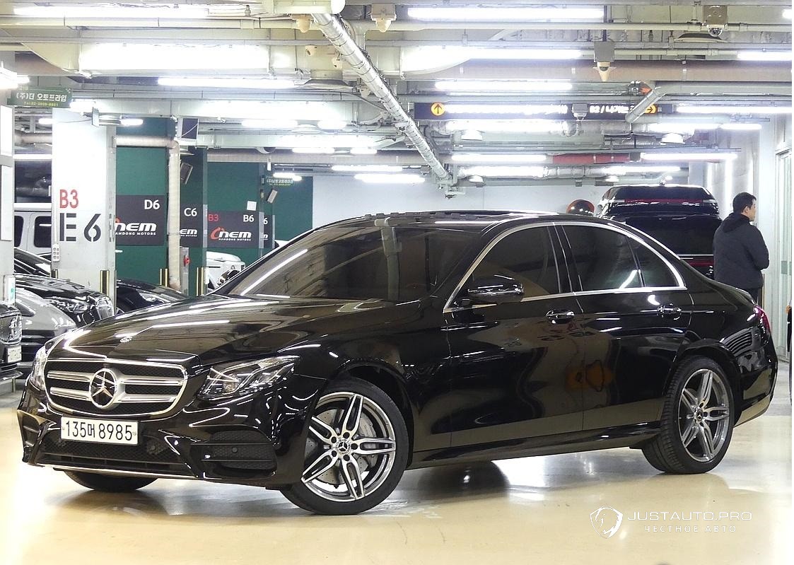Автомобиль Mercedes-Benz E-Class