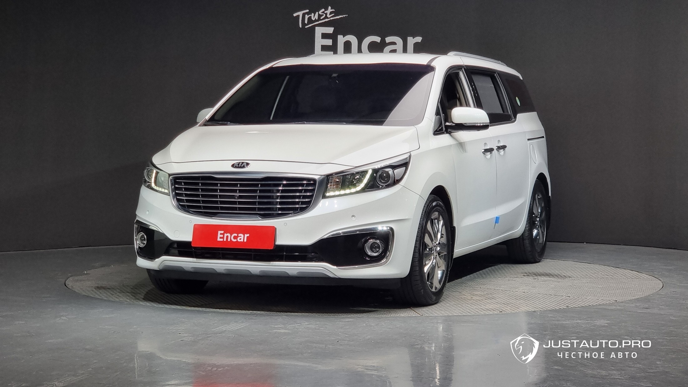 Автомобиль Kia Canival