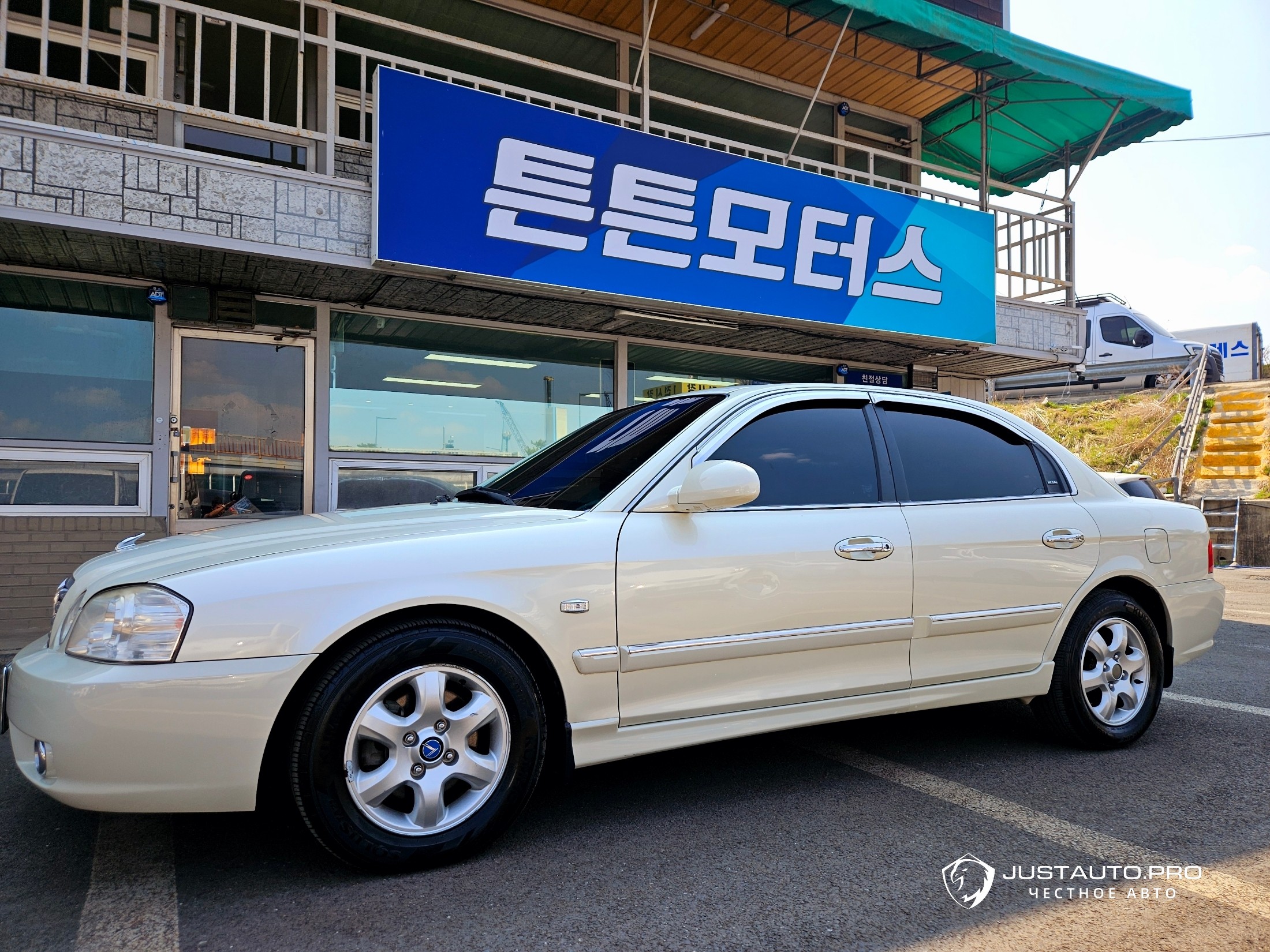 Автомобиль Kia Regal