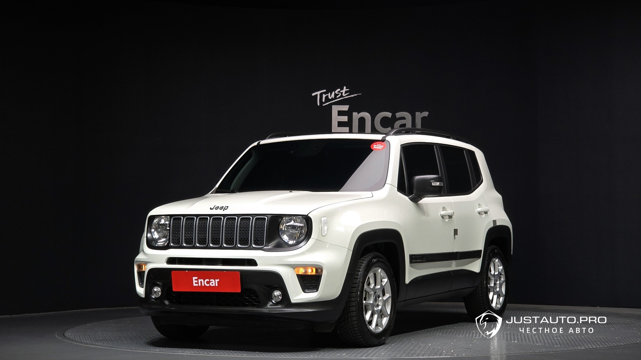 Автомобиль Jeep Renegade