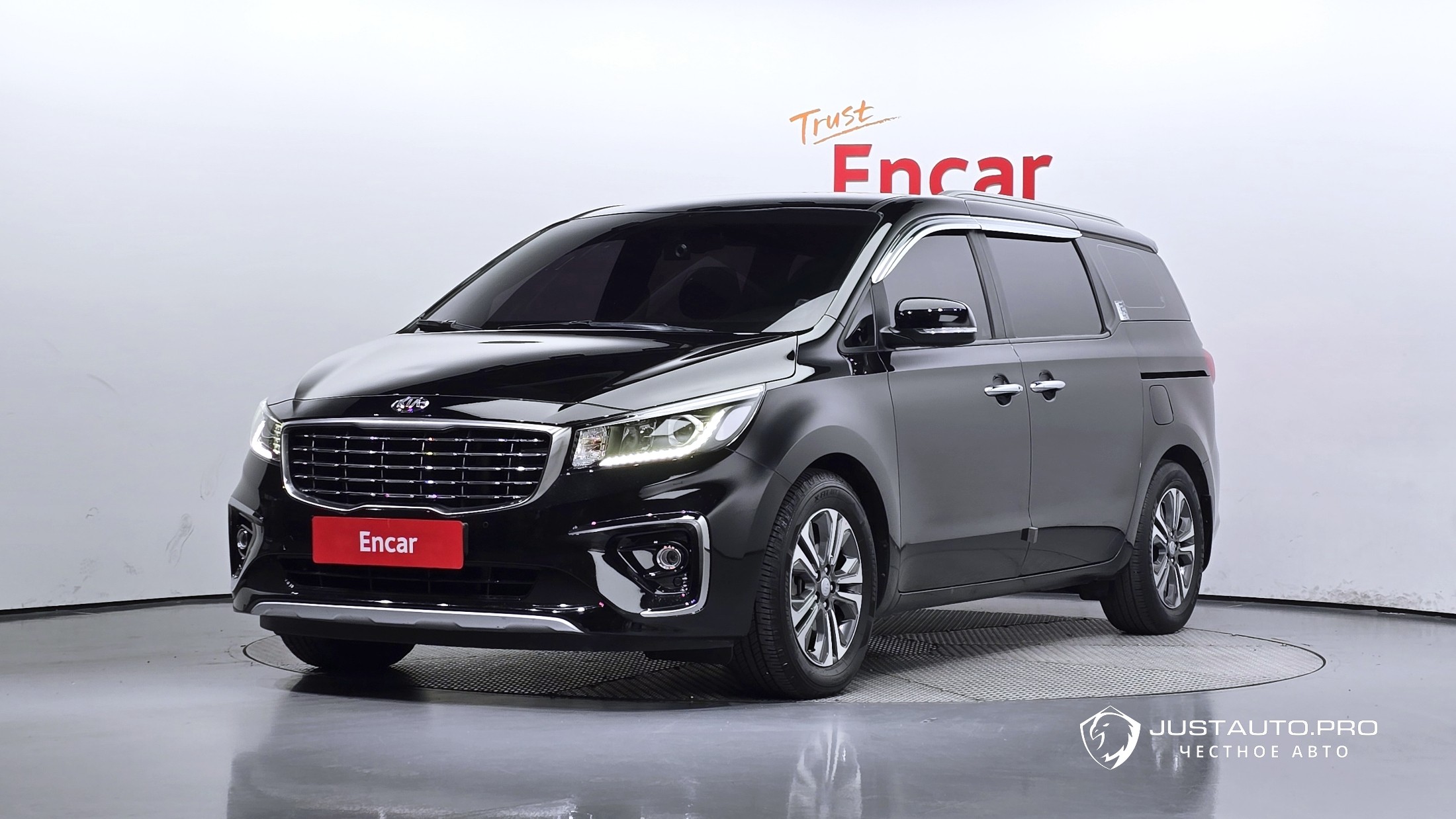 Автомобиль Kia Canival