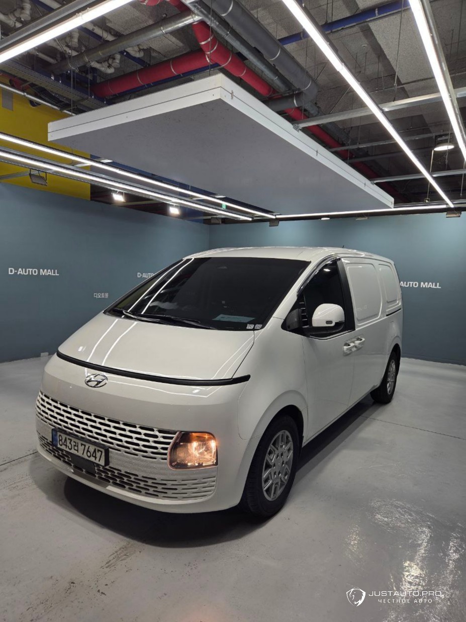 Автомобиль Hyundai Staria