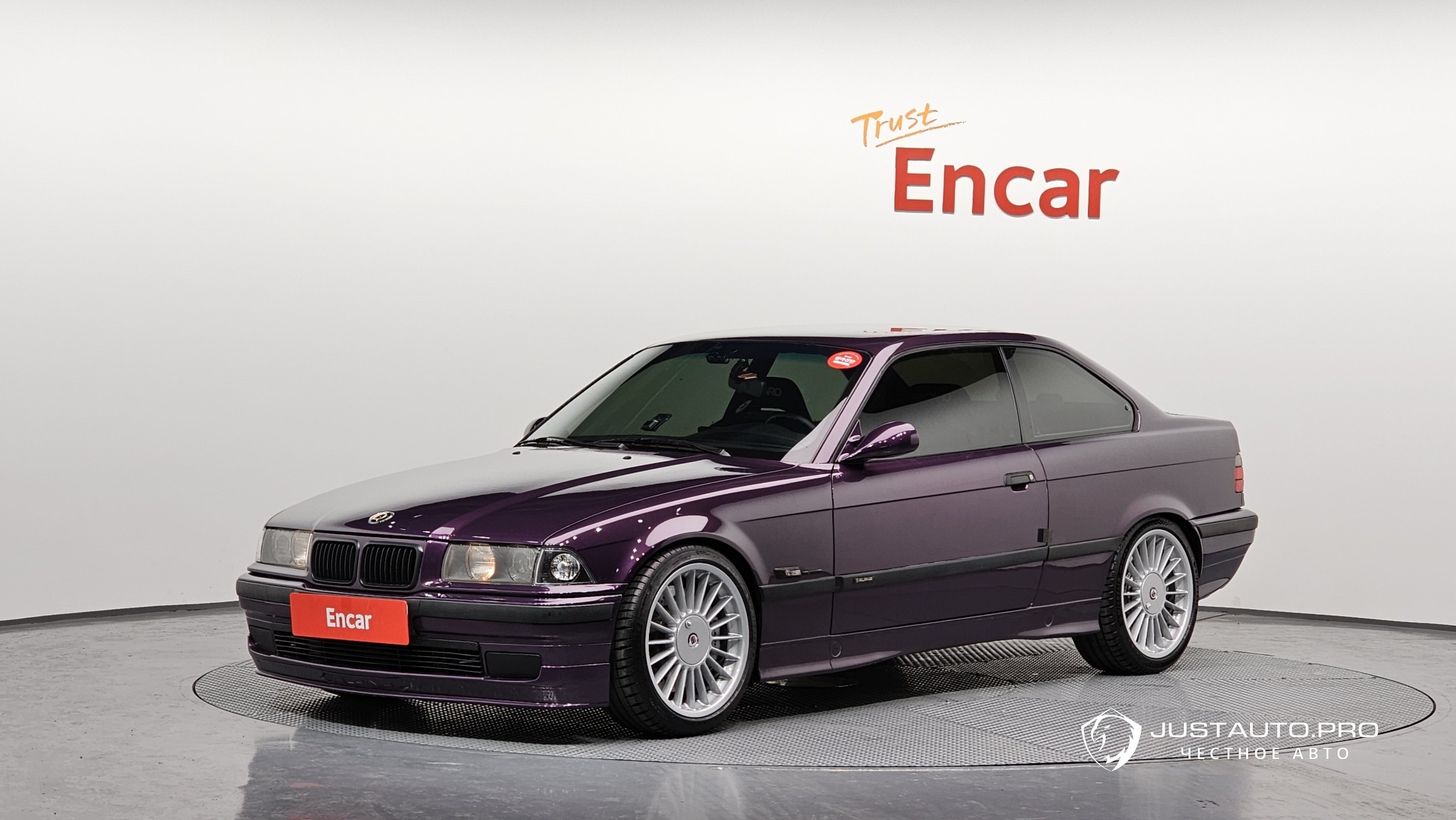 Автомобиль BMW 3-Series