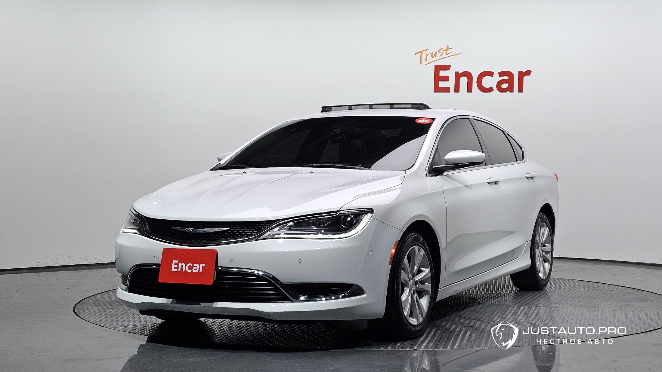 Автомобиль Chrysler 200