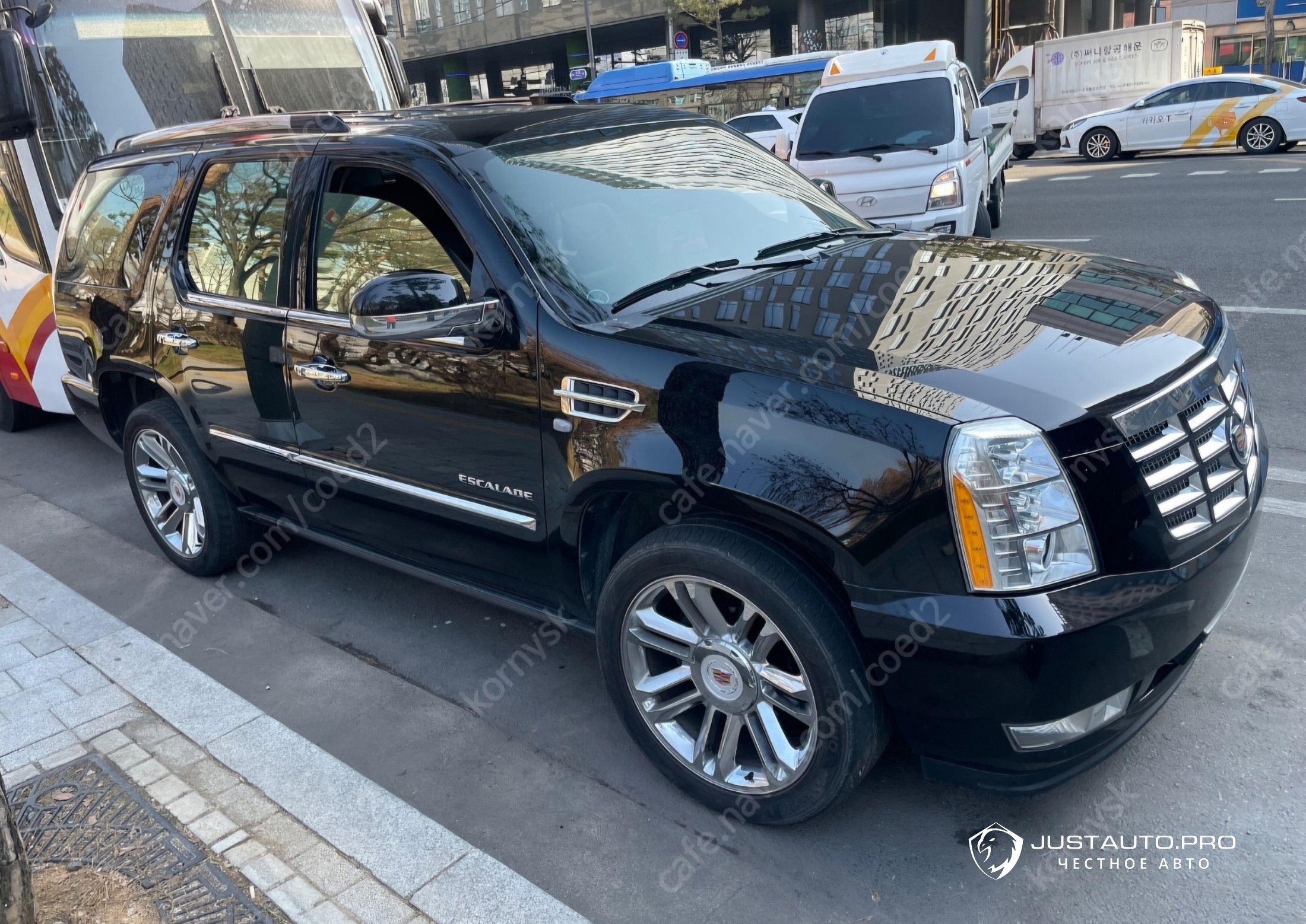 Автомобиль Cadillac Escalade