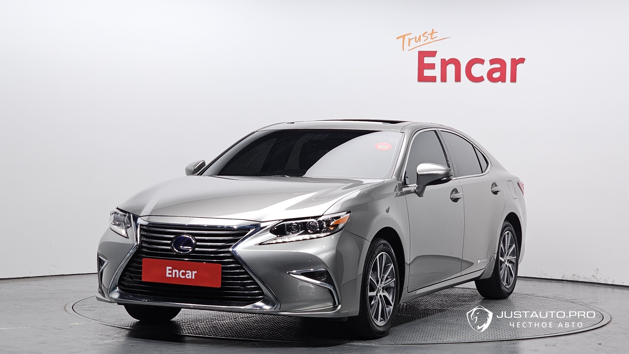 Автомобиль Lexus ES