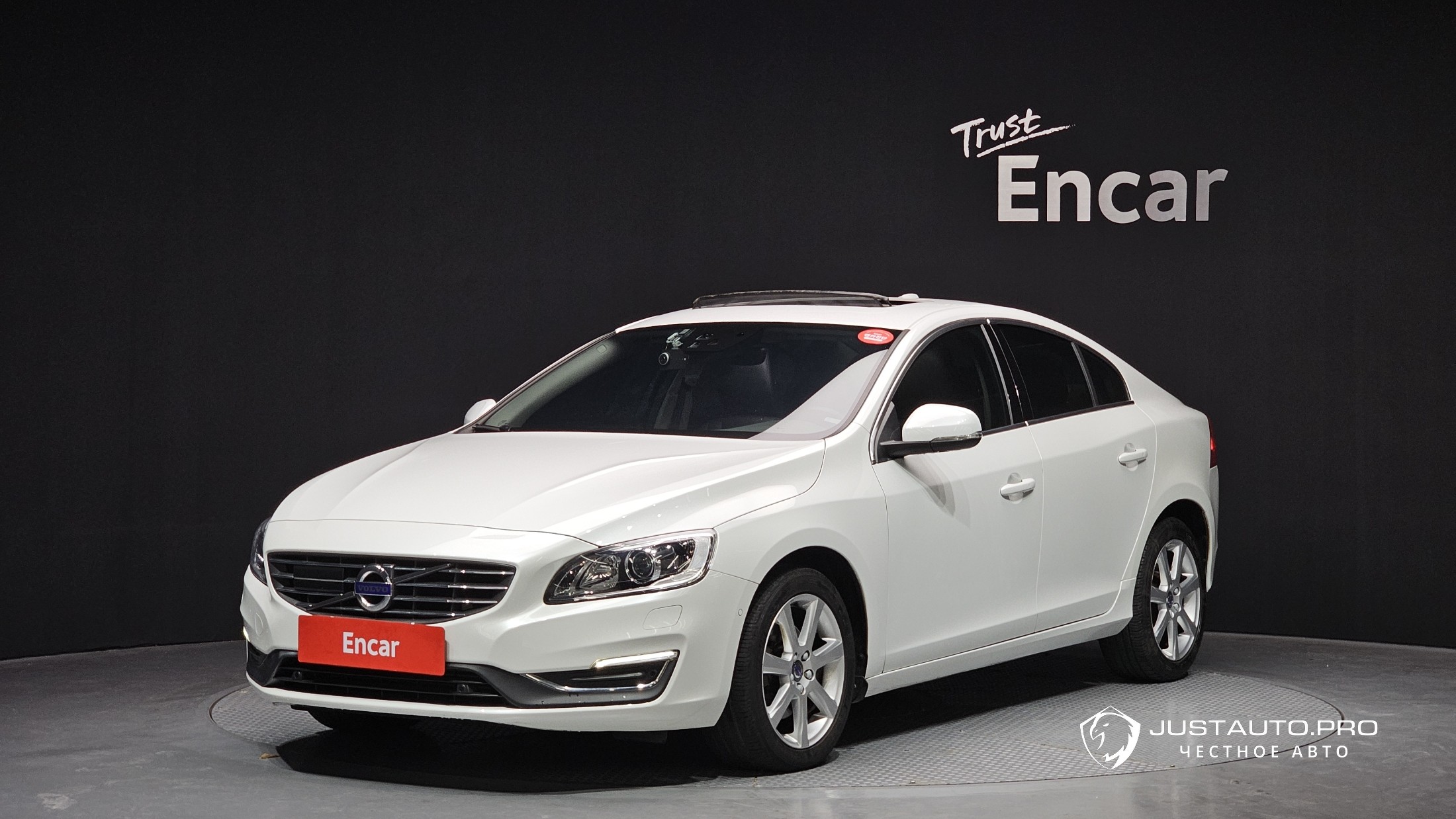 Автомобиль Volvo S60