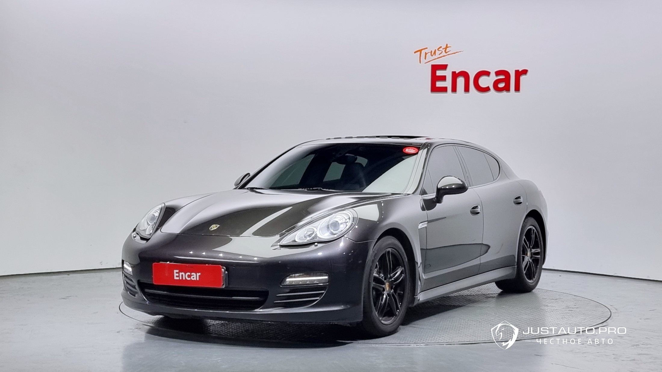 Автомобиль Porsche Panamera