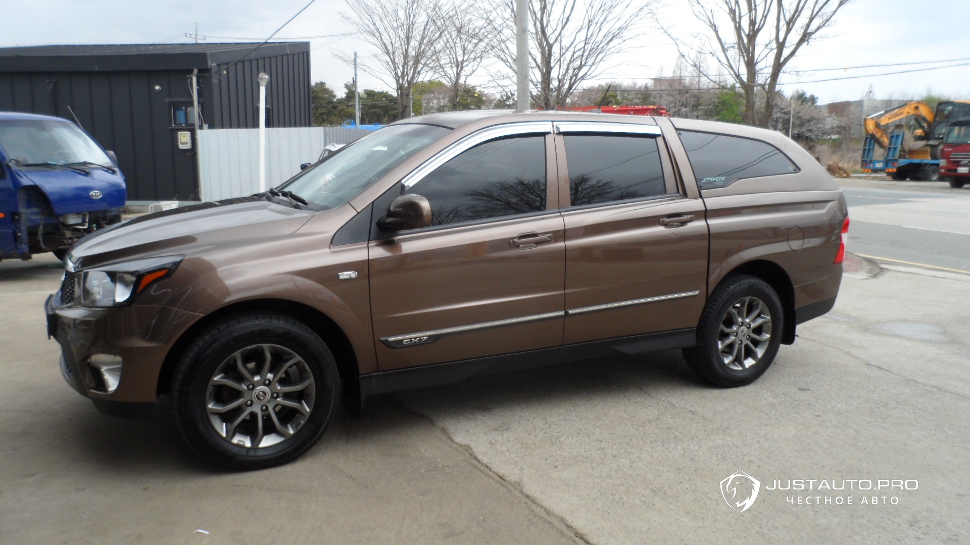 Автомобиль KG_Mobility_Ssangyong KORANDO