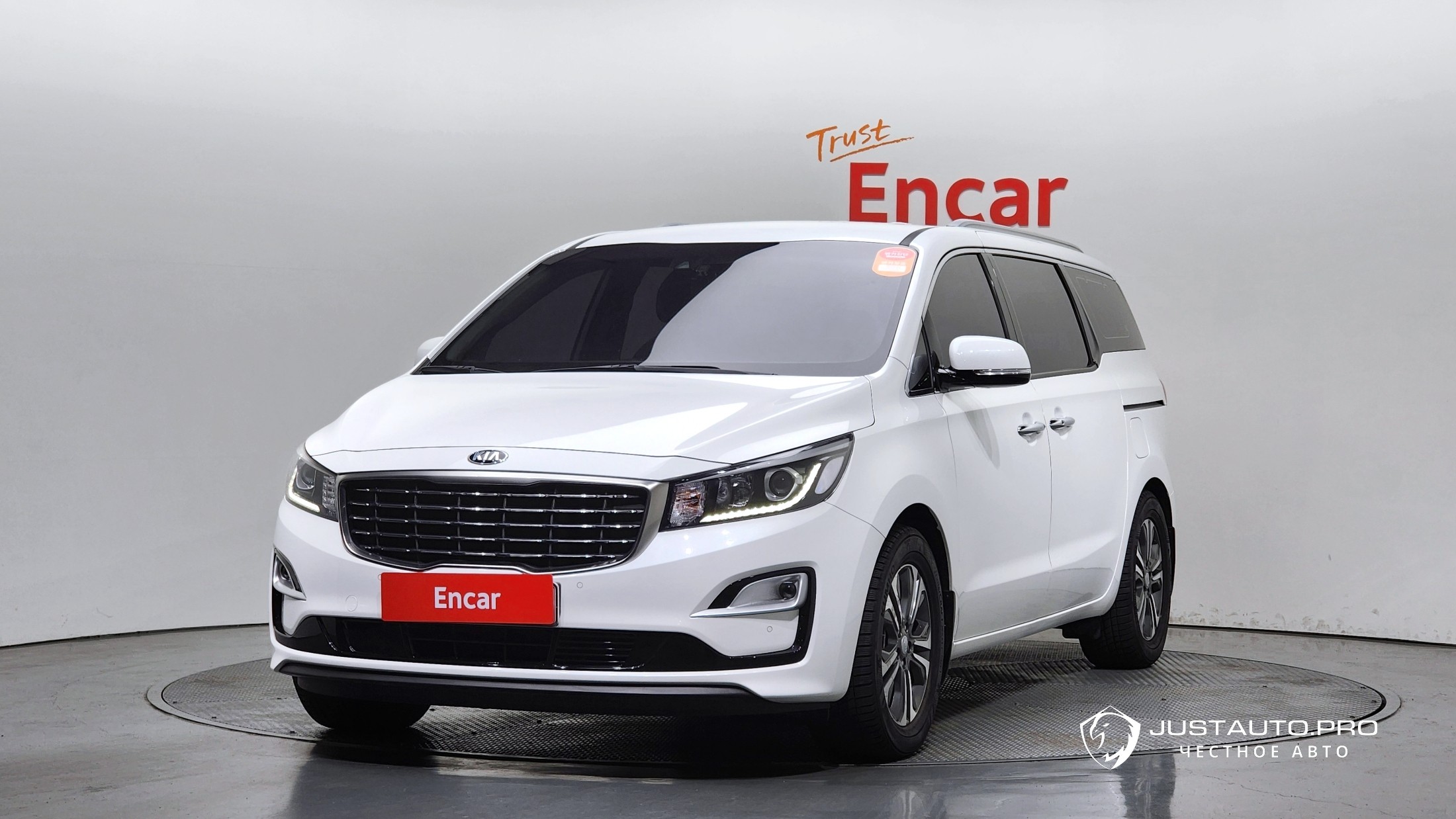 Автомобиль Kia Canival