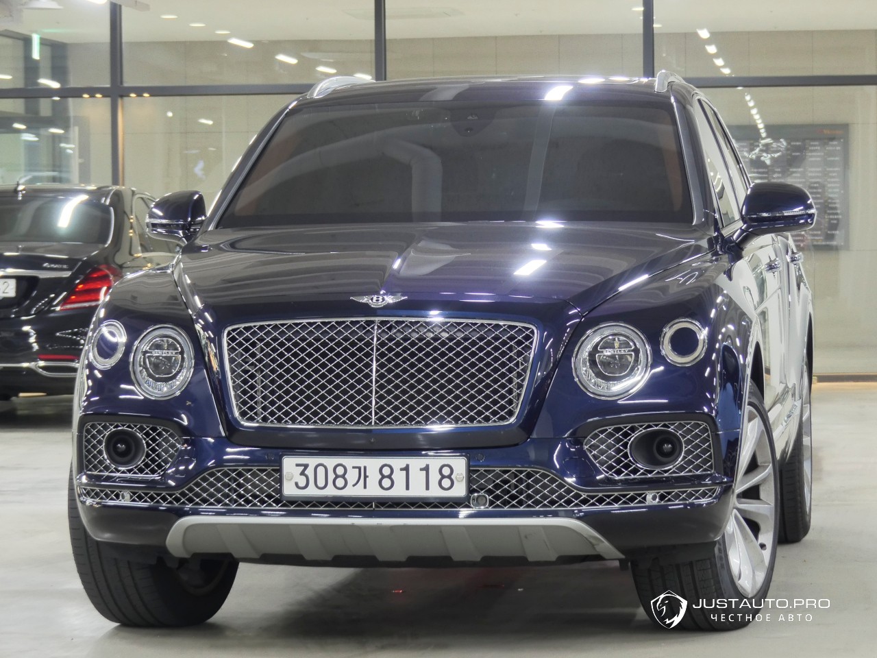 Автомобиль Bentley Bentayga