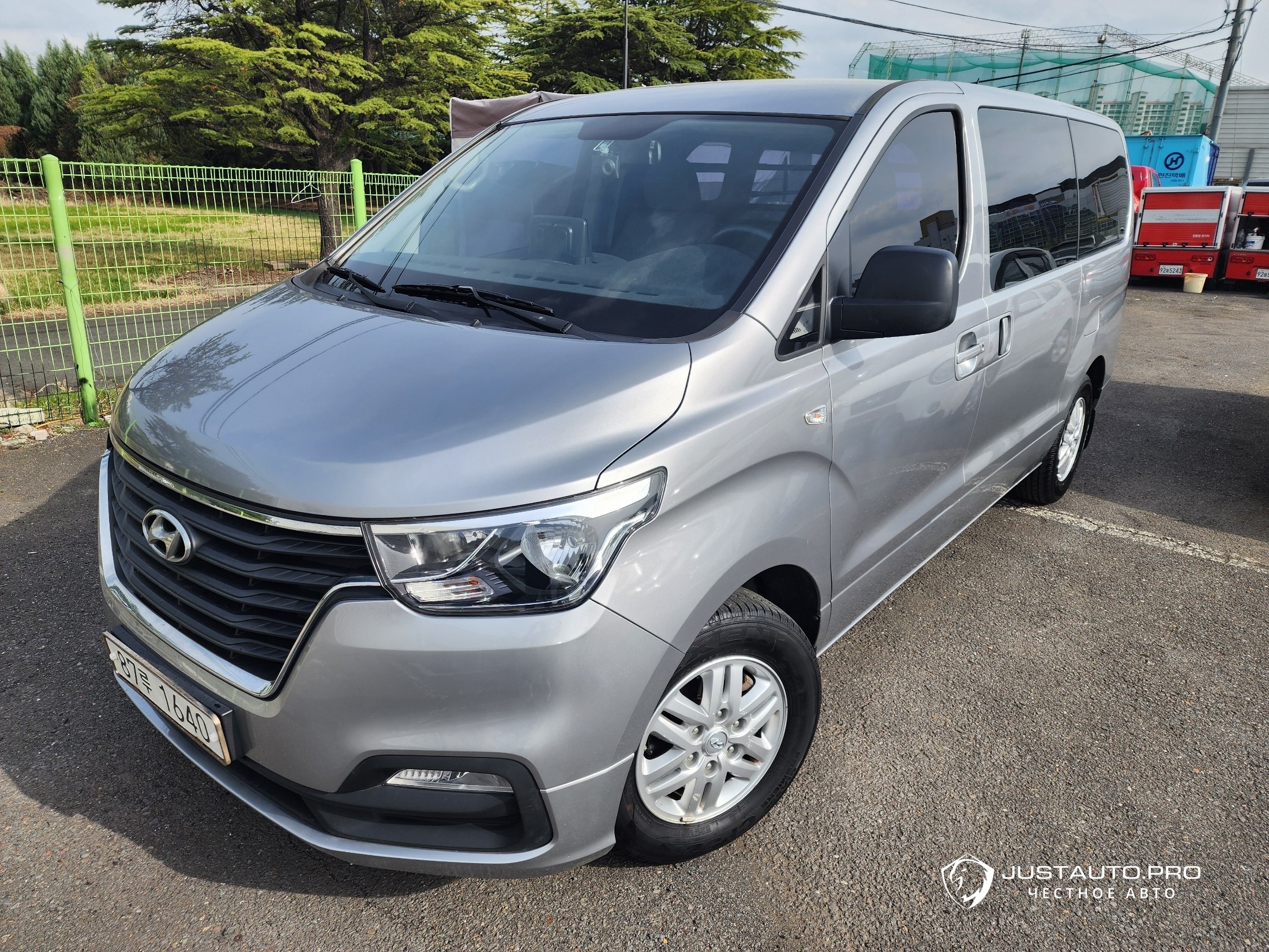 Автомобиль Hyundai Starex
