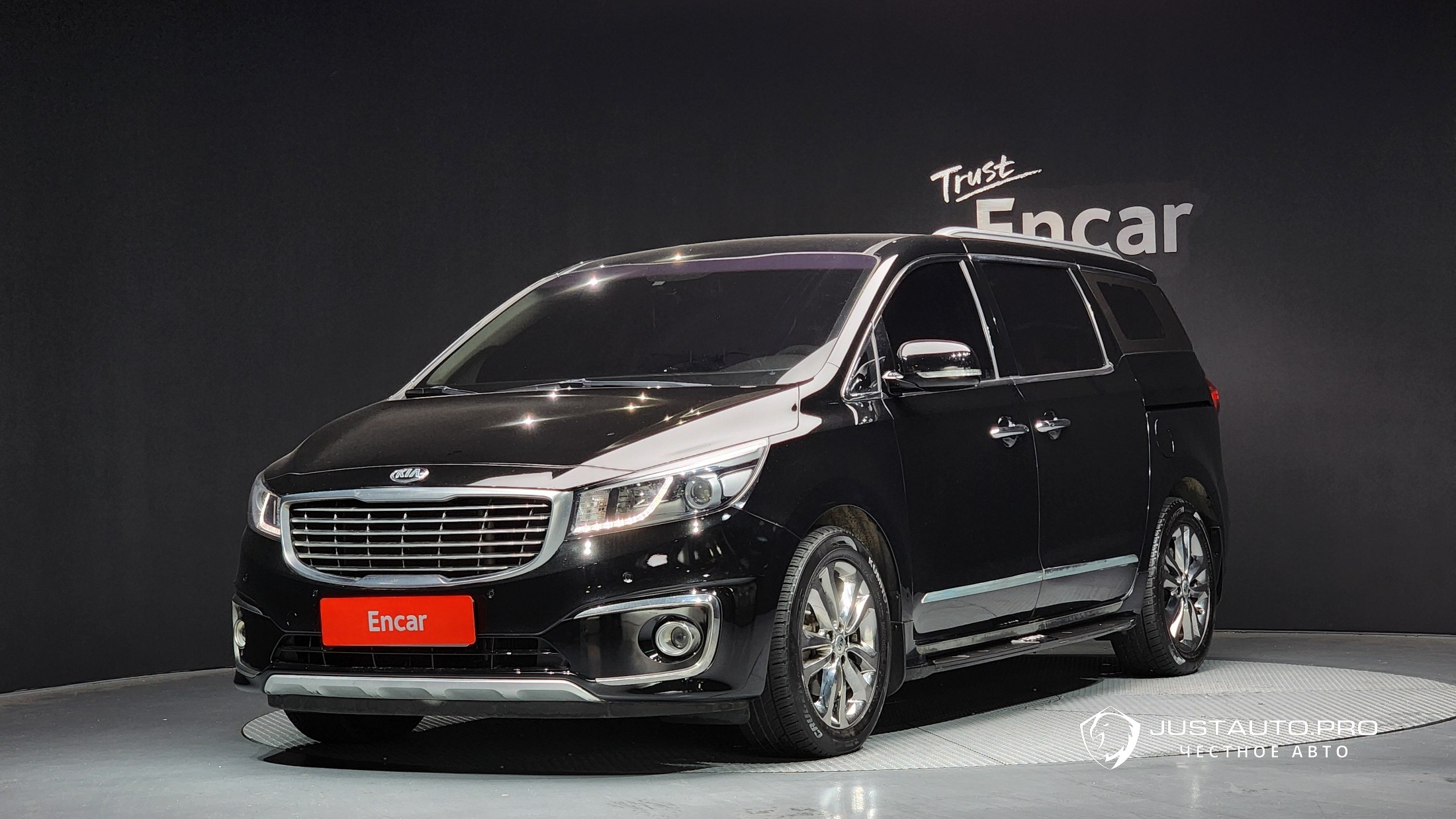Автомобиль Kia Canival