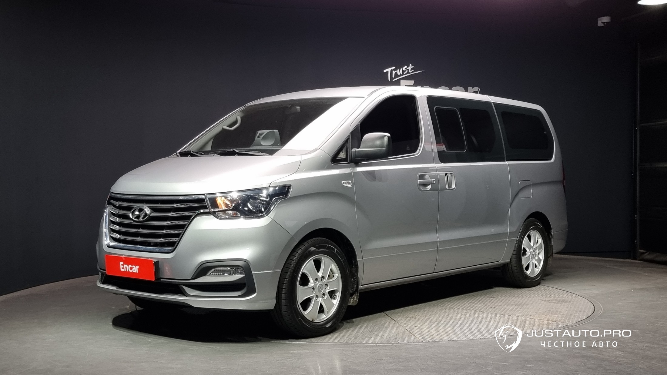 Автомобиль Hyundai Starex