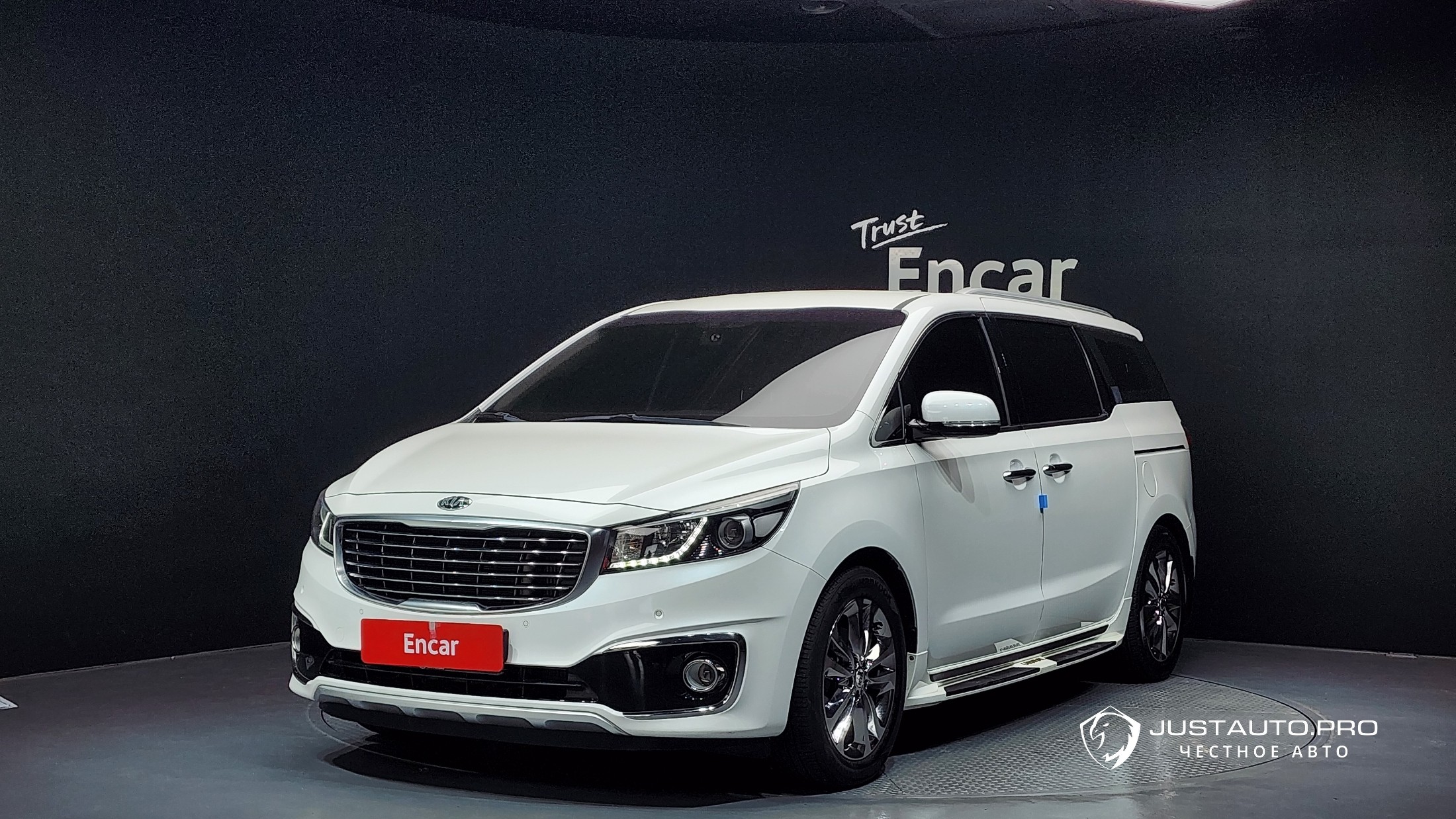 Автомобиль Kia Canival