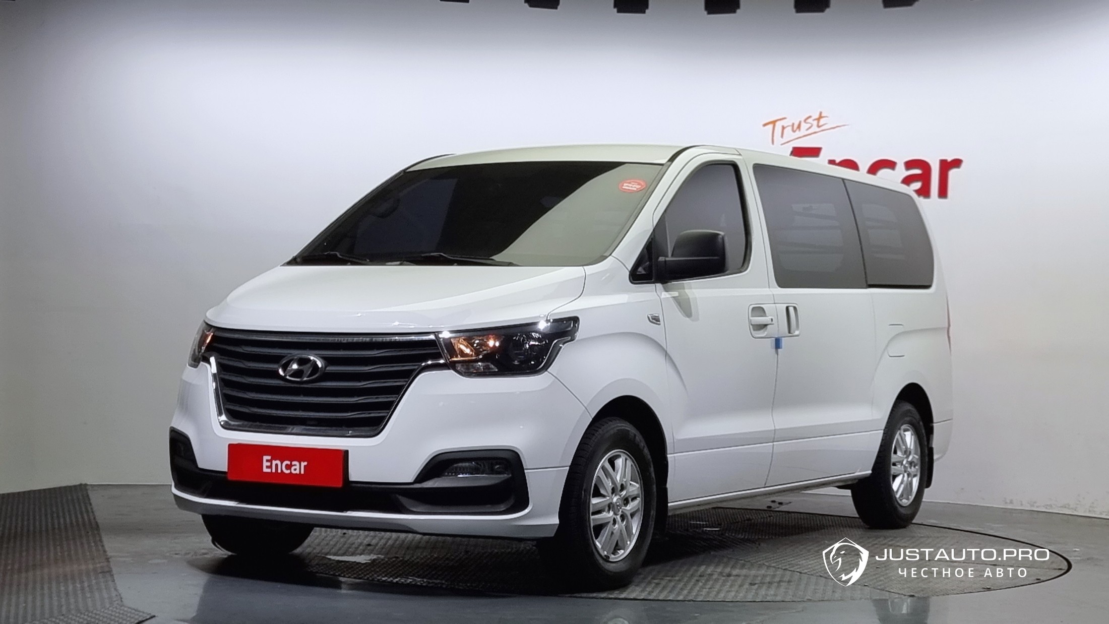 Автомобиль Hyundai Starex
