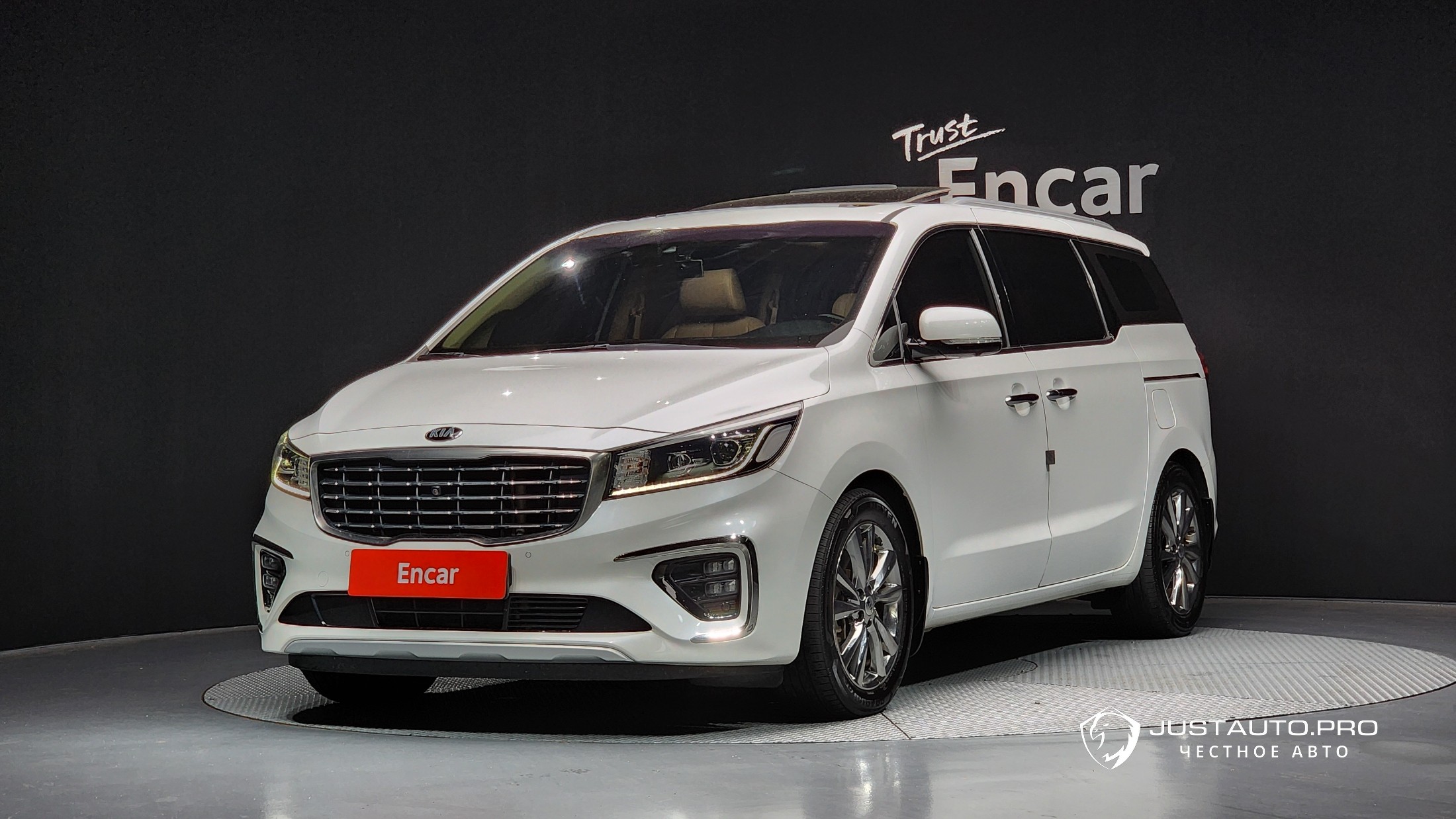 Автомобиль Kia Canival