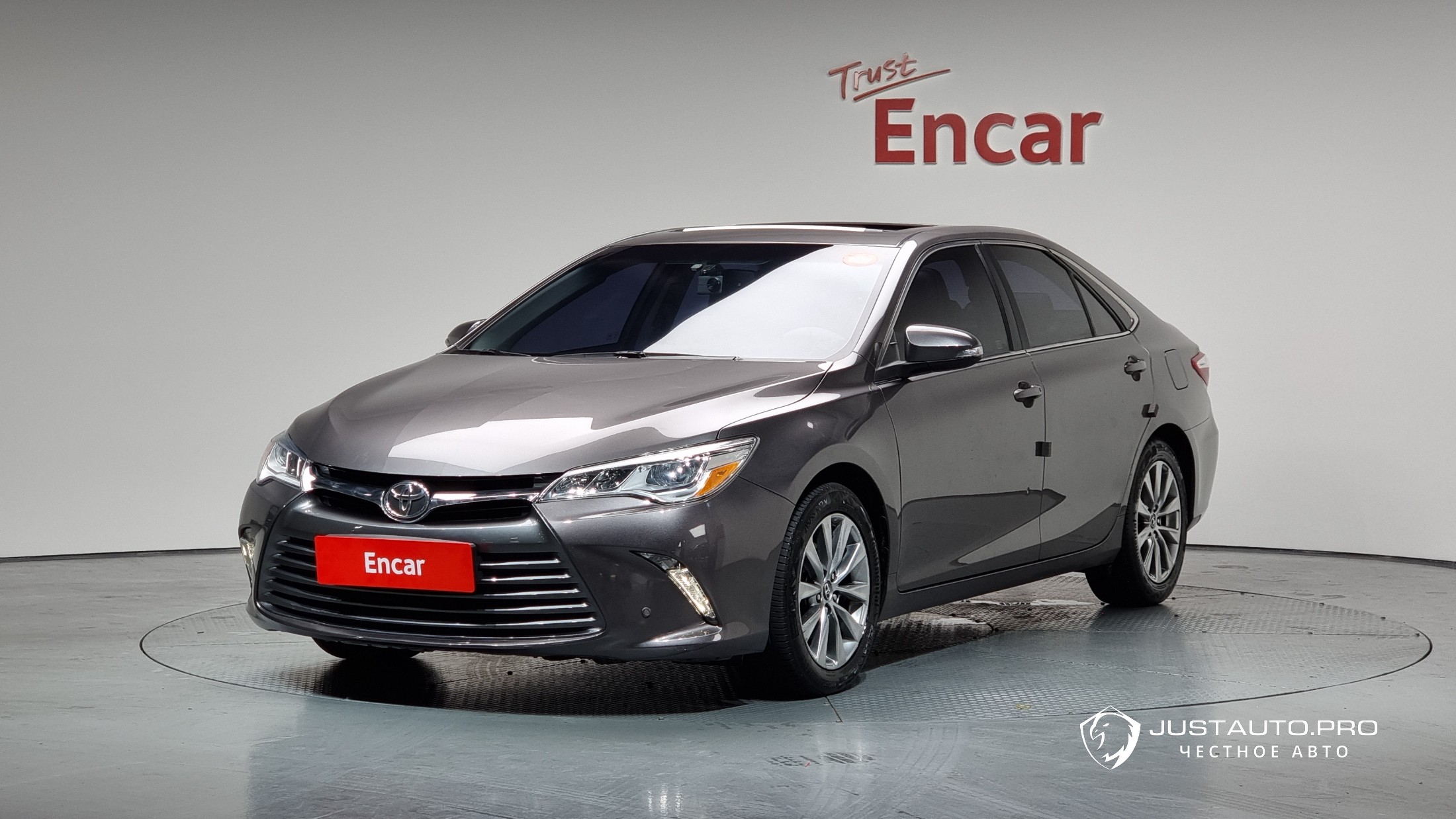 Автомобиль Toyota Camry