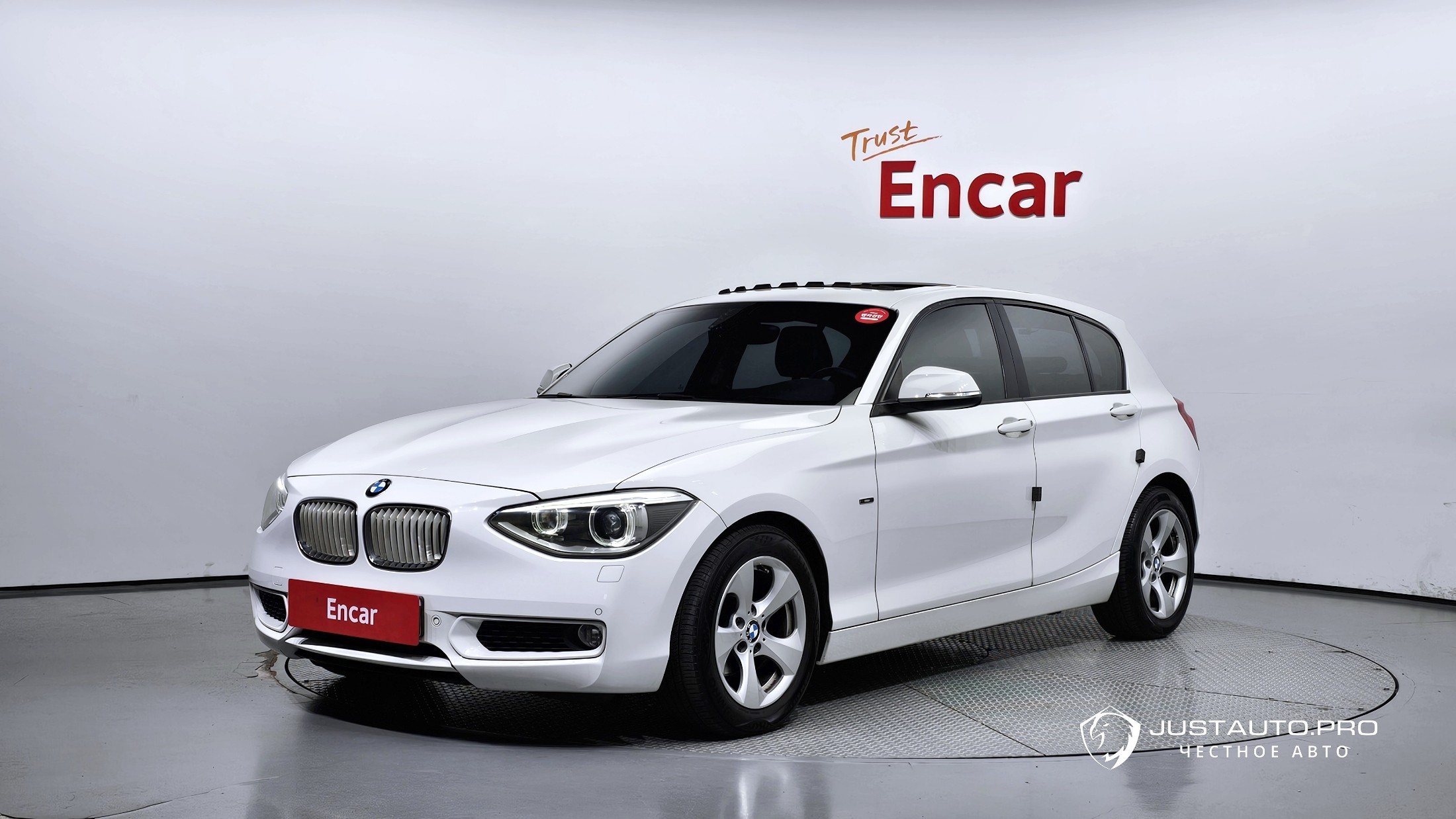Автомобиль BMW 1-Series